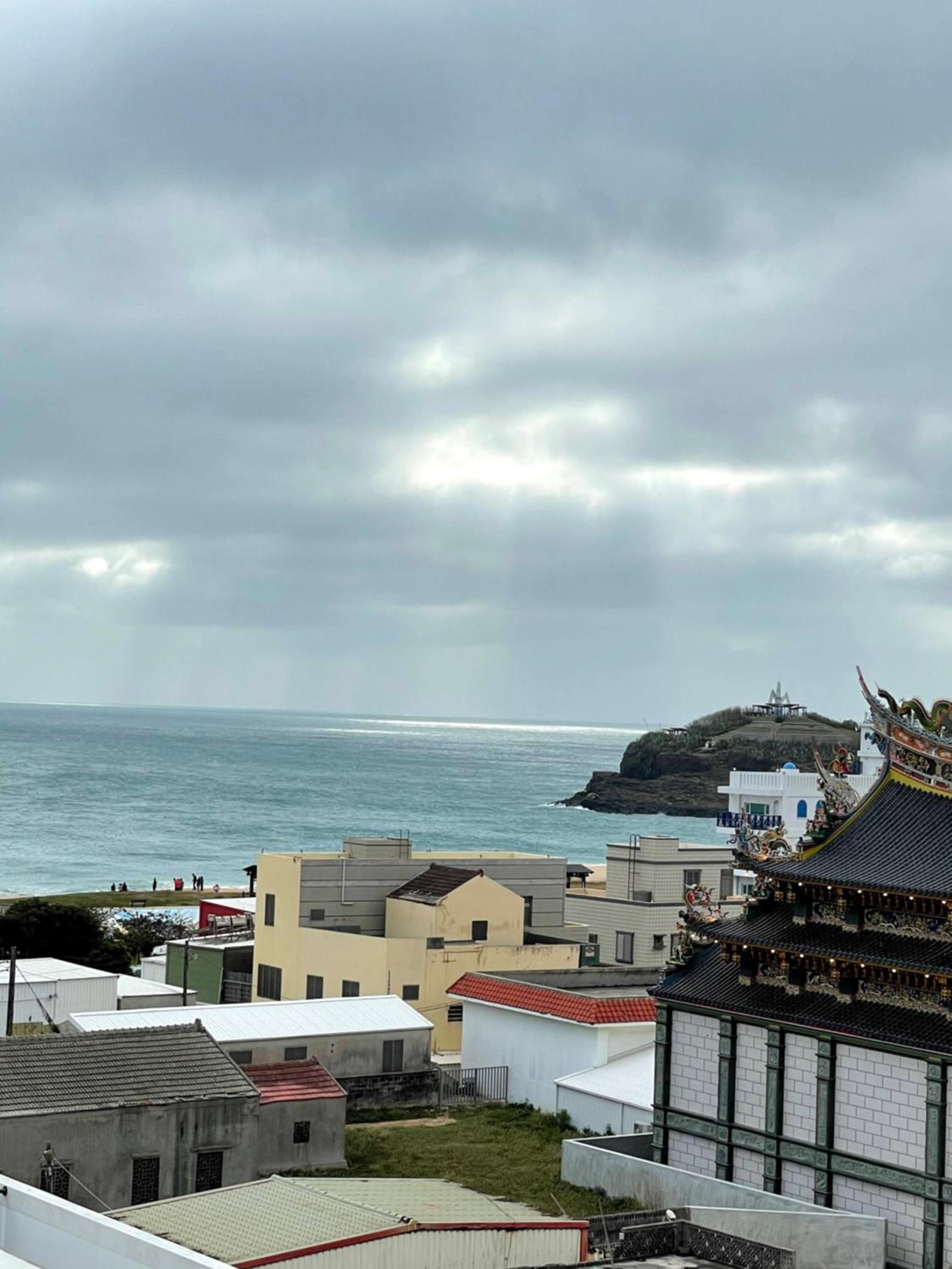 LOL B&B view 3