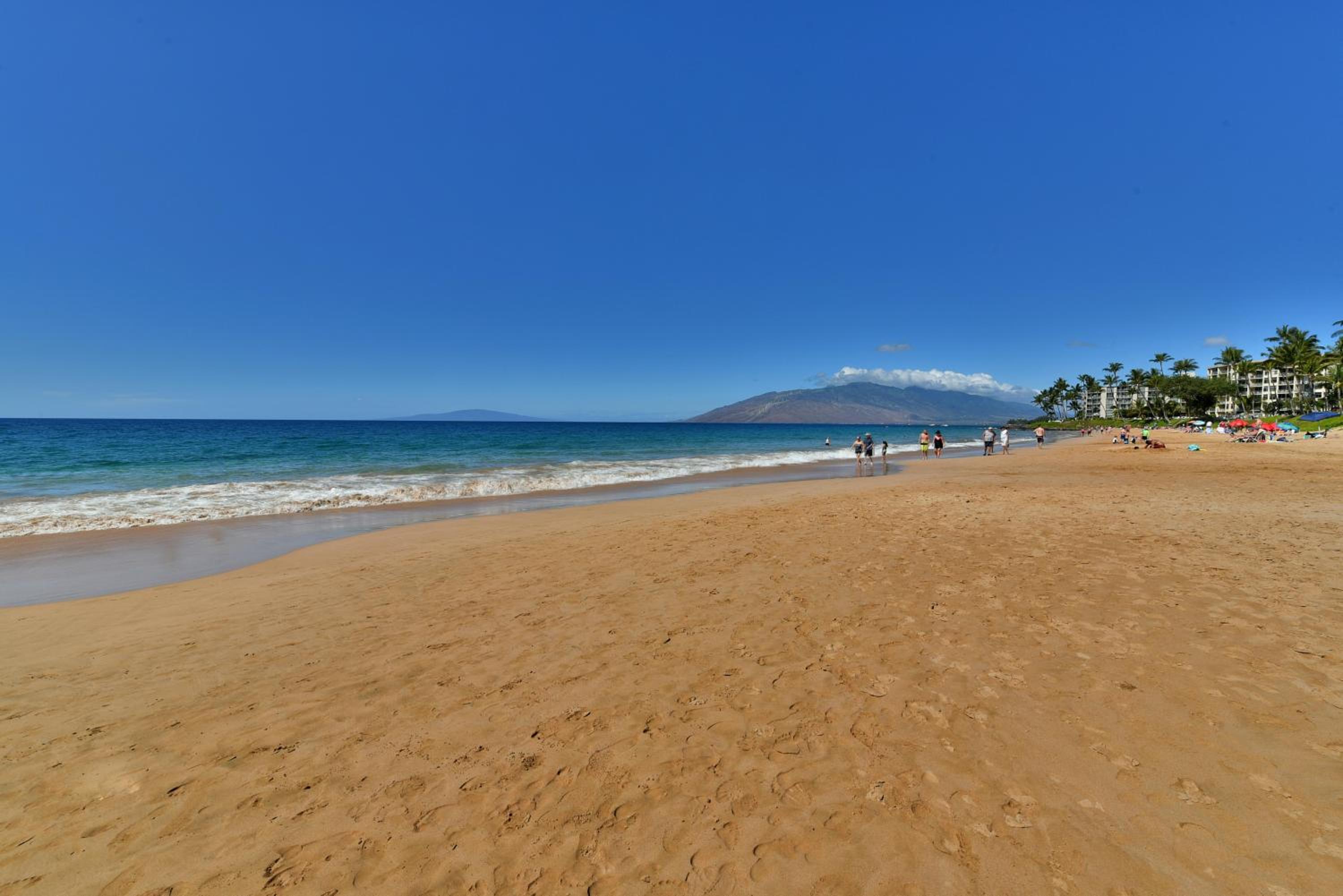 Kihei Akahi D402 · AKH D402 2BD Condo Across Beach Ocean View AC