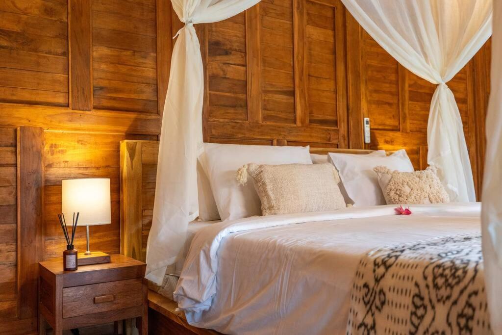 Luxury Beachside - SelMoon Villa