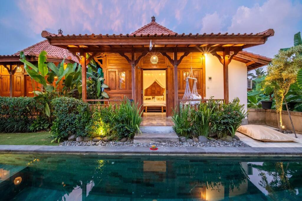 Luxury Beachside - SelMoon Villa