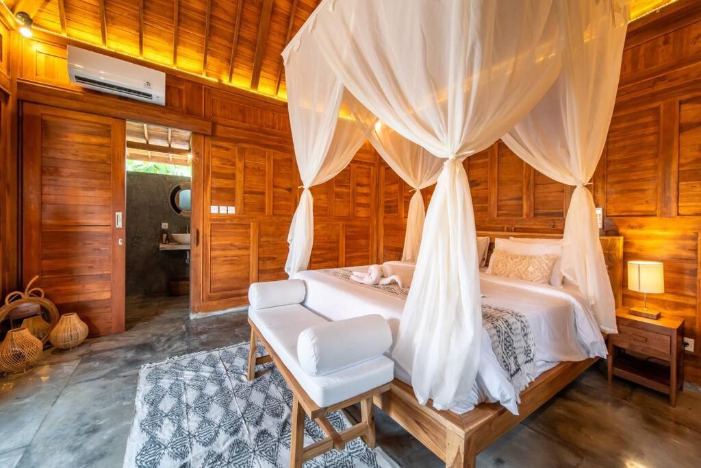 Luxury Beachside - SelMoon Villa