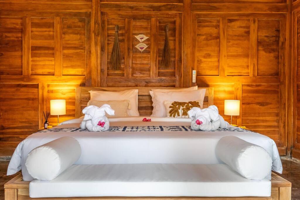 Luxury Beachside - SelMoon Villa