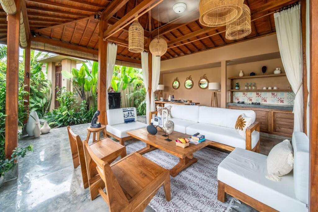 Luxury Beachside - SelMoon Villa