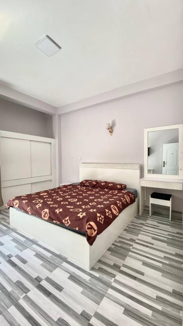 HMH Apartment 89 view 3