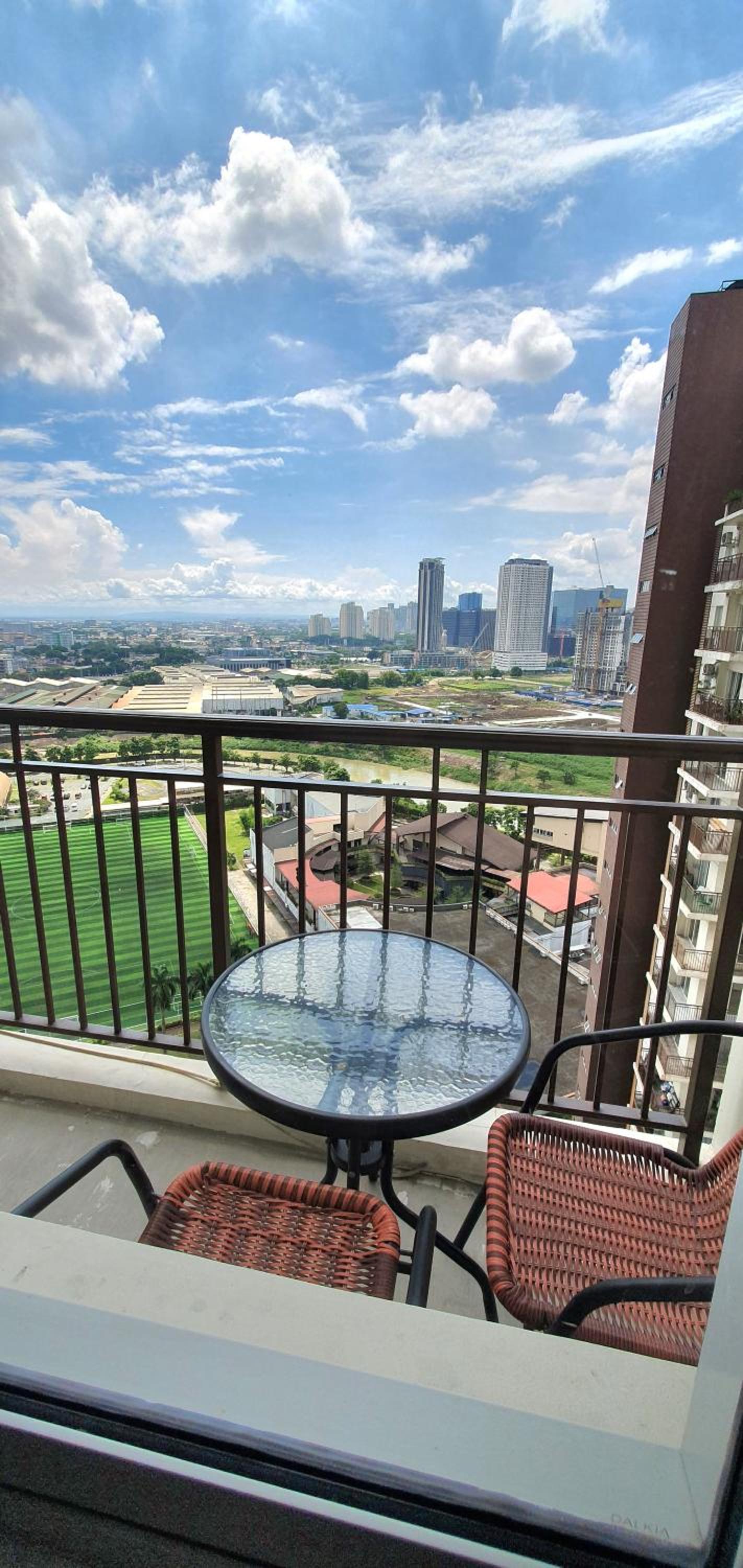 Cabs staycation Circulo Verde