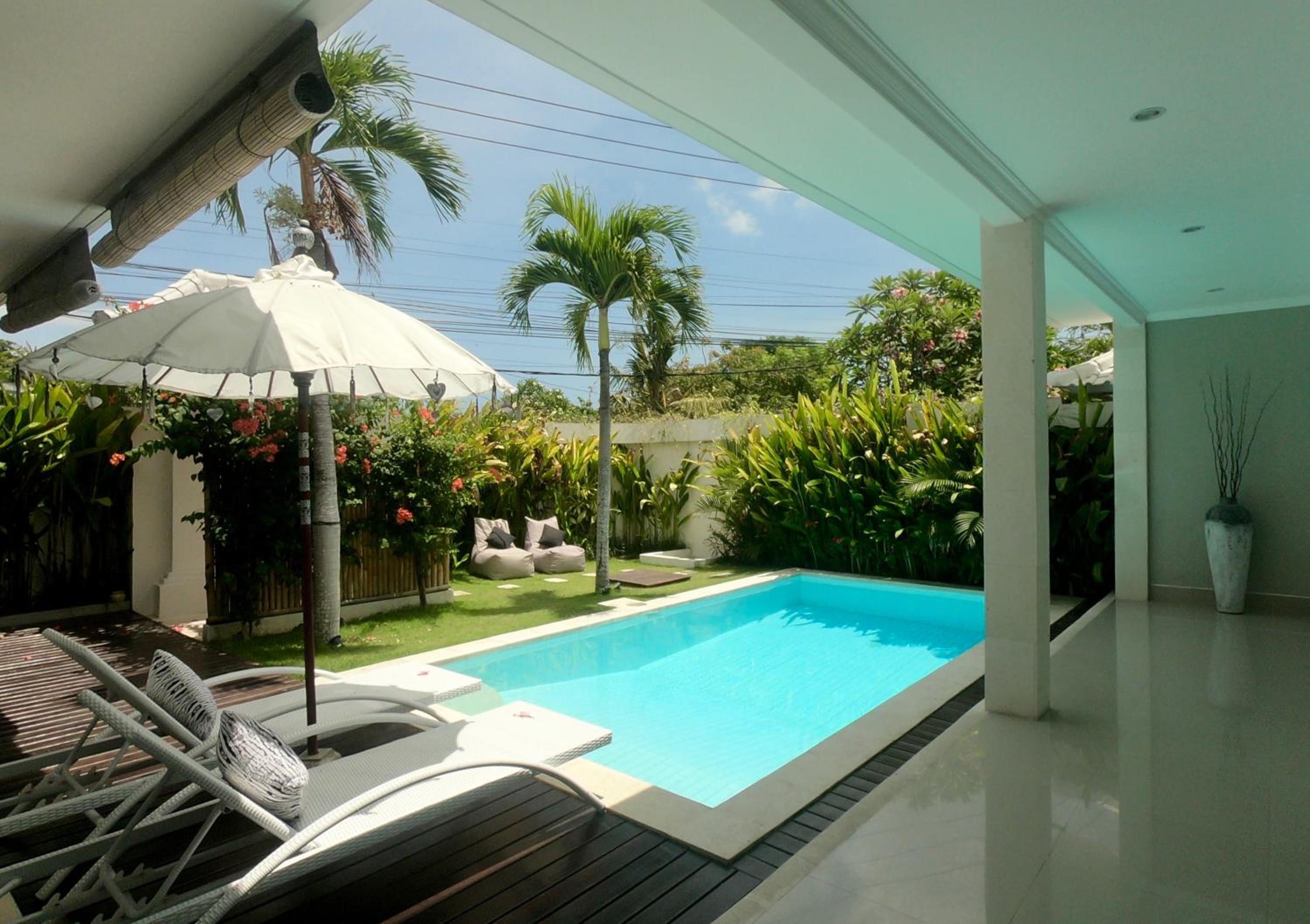 2 villa complex near Atlas beach