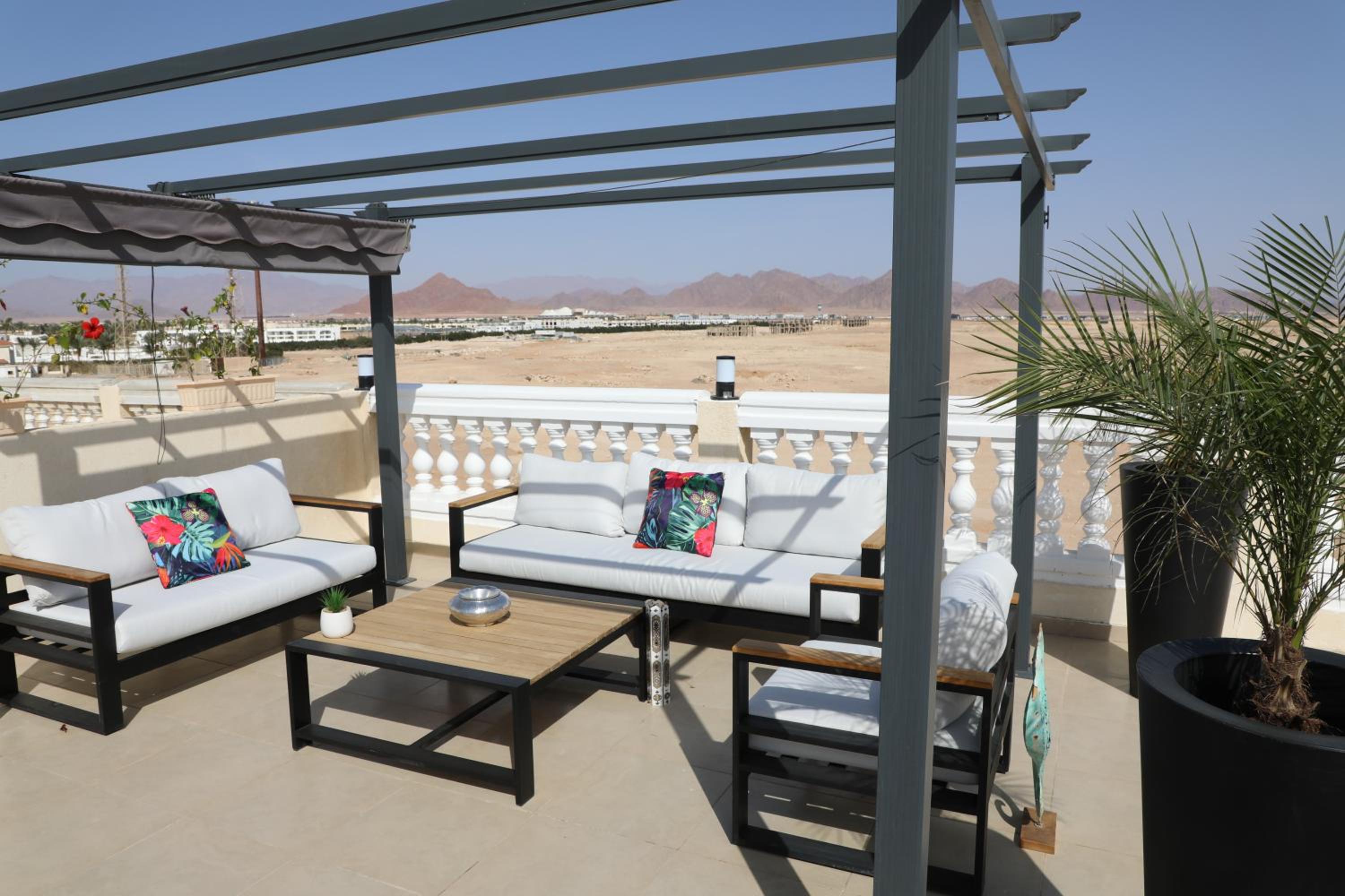 Private sea view Penthouse New apartment Pool and Jacuzzi view 3