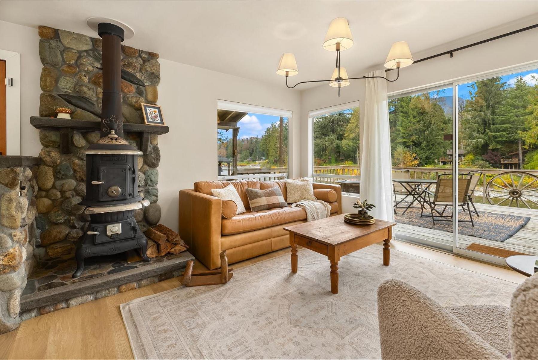 Riverfront Retreat Hot Tub Sauna Yard Gazebo and VIEWS view 5