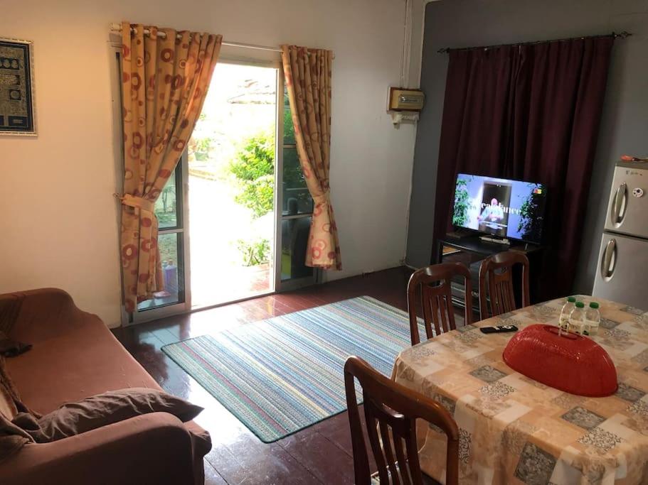 Sri Kandis Cottage Stay view 3