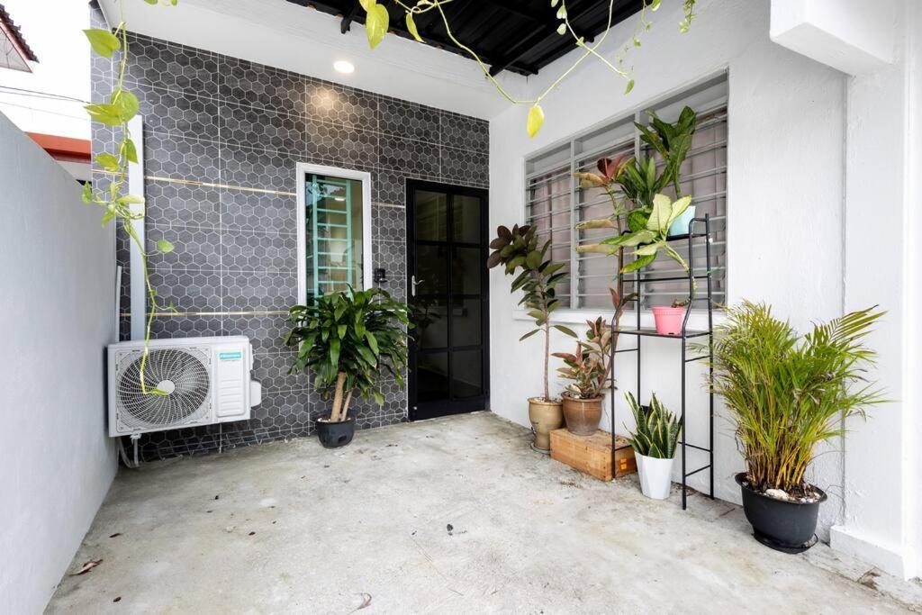 Casa for 4 - Private Studio Ipoh view 3