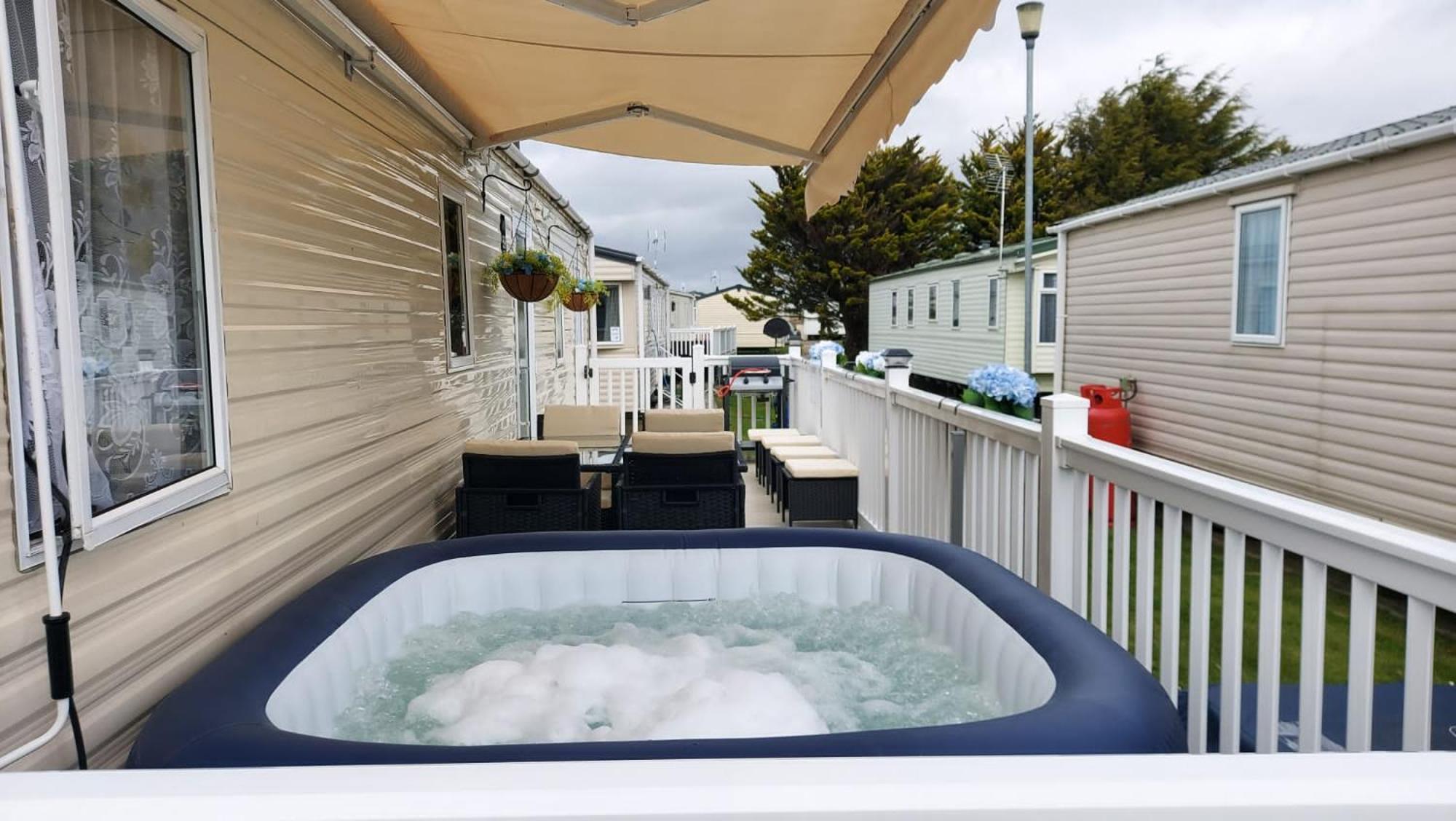 Bright Family Caravan with Deck & BBQ at Seawick Holiday Park, Clacton view 2