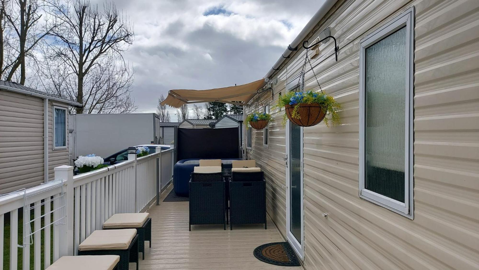 Bright Family Caravan with Deck & BBQ at Seawick Holiday Park, Clacton view 3