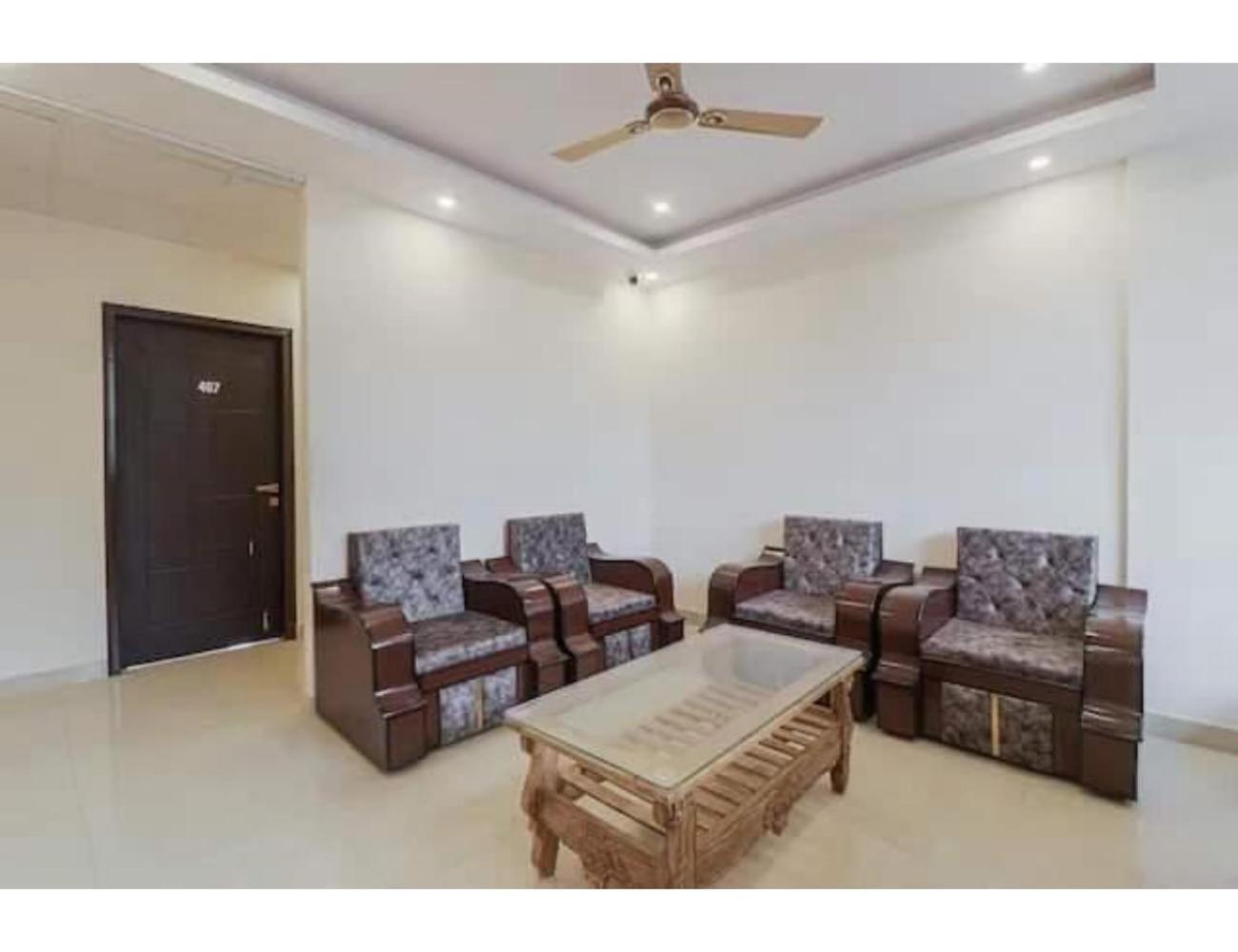 Rabbit Hut Guest House, Dehradun