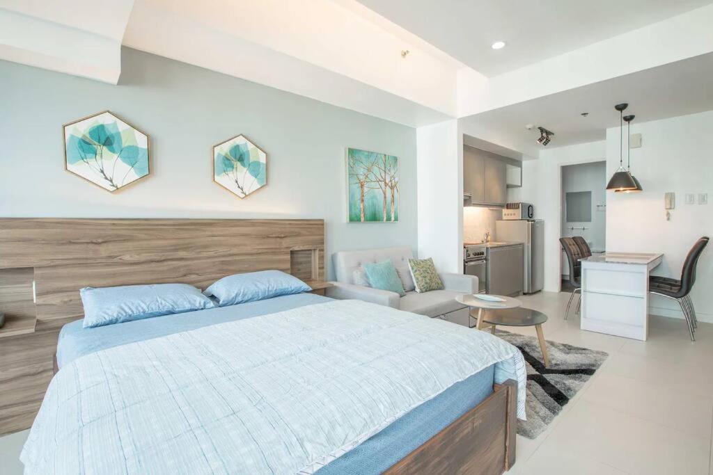 KL Premier 27th Floor Cozy unit in Makati CBD view 2