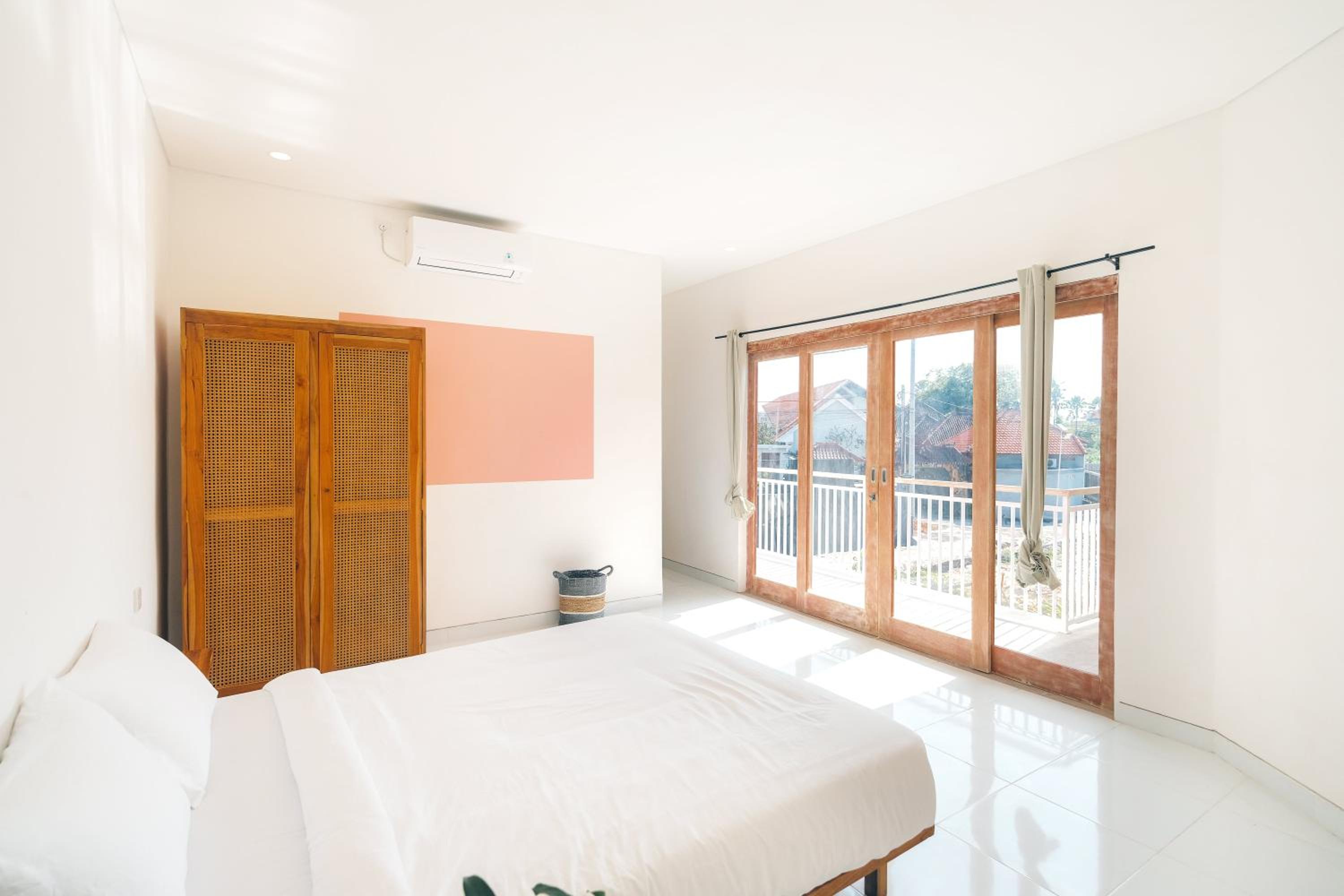 Peaceful Canggu Modern 3BR Villa with big Pool & Garden next to Gyms view 5
