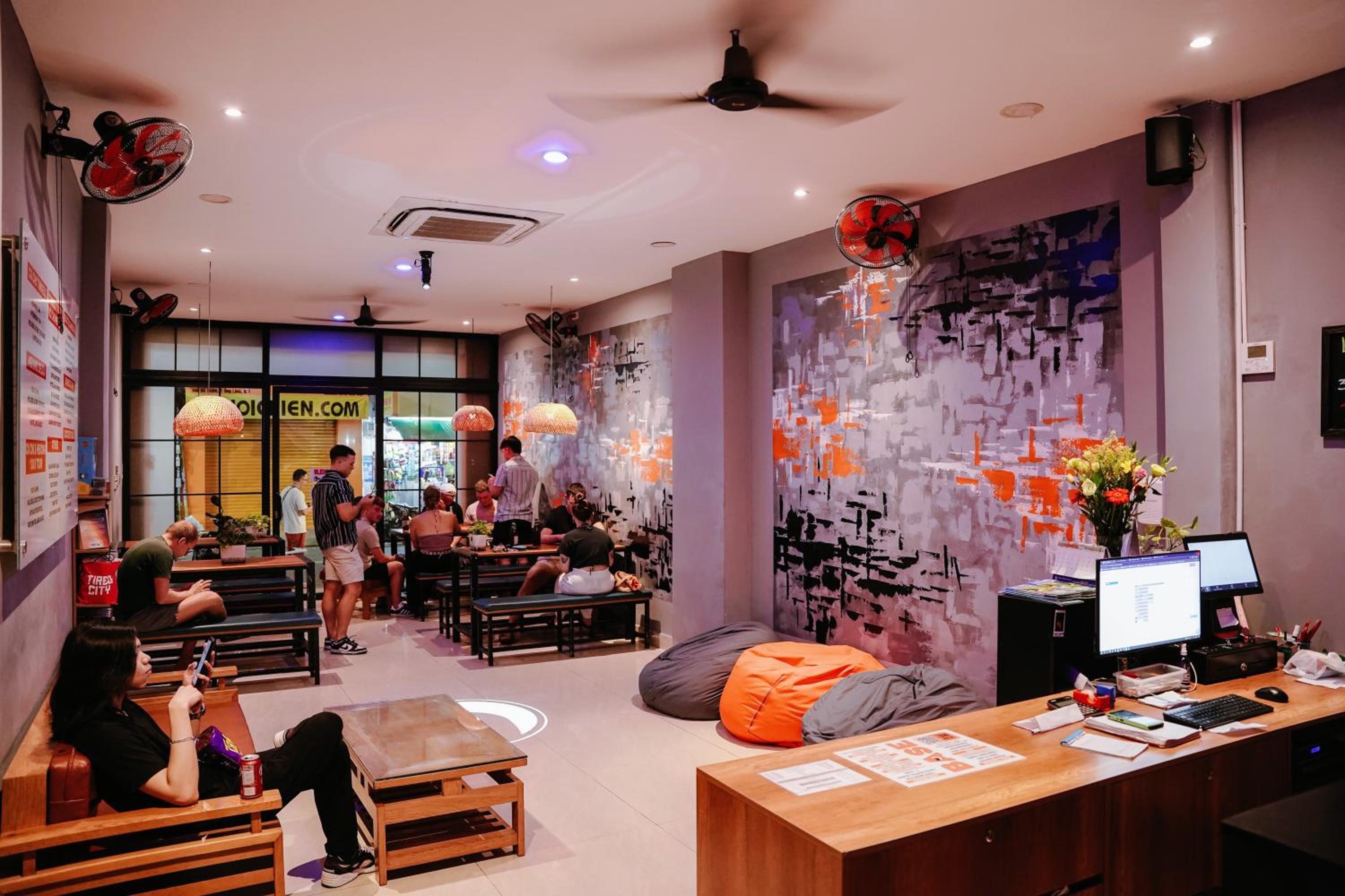 Base Backpackers