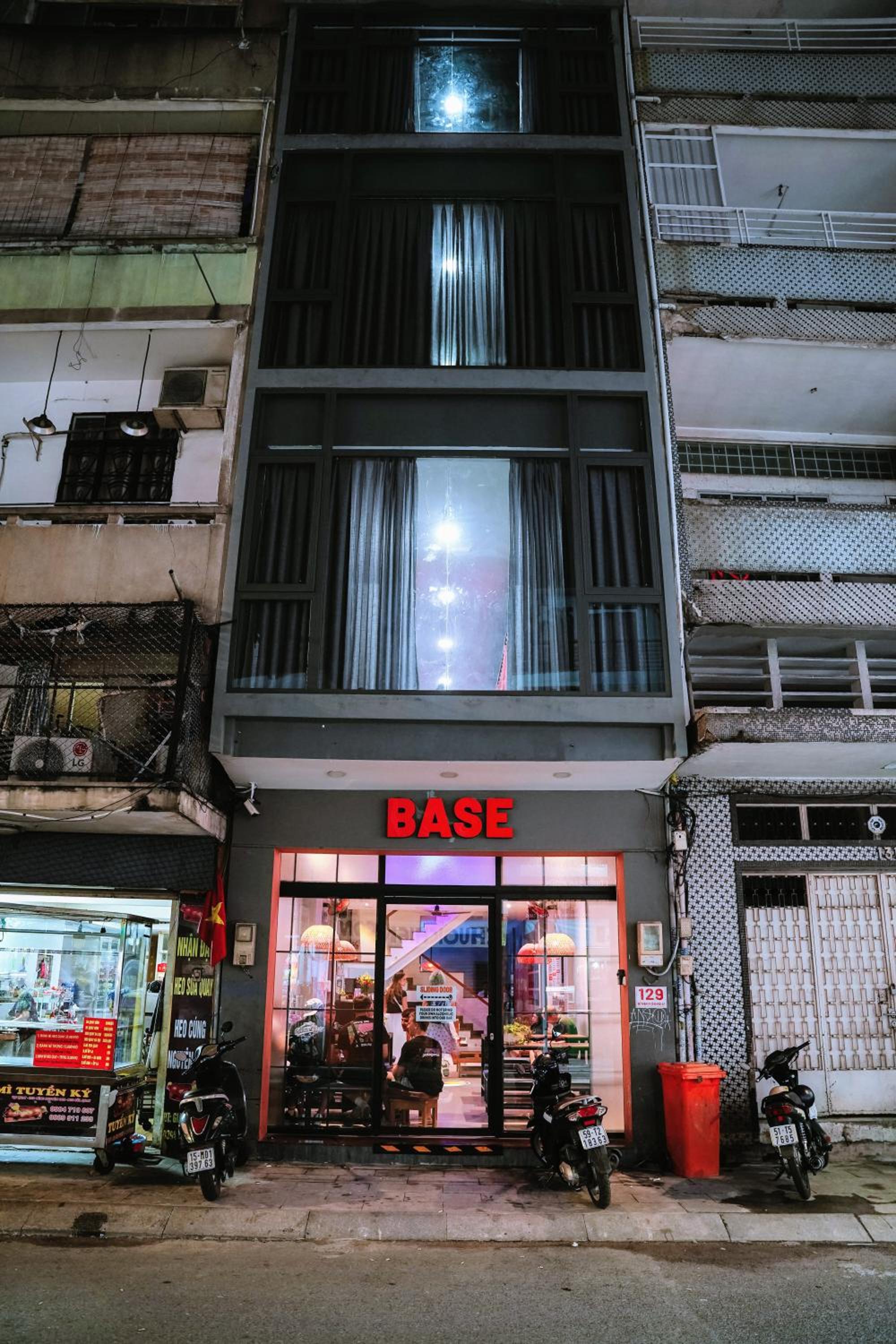 Base Backpackers
