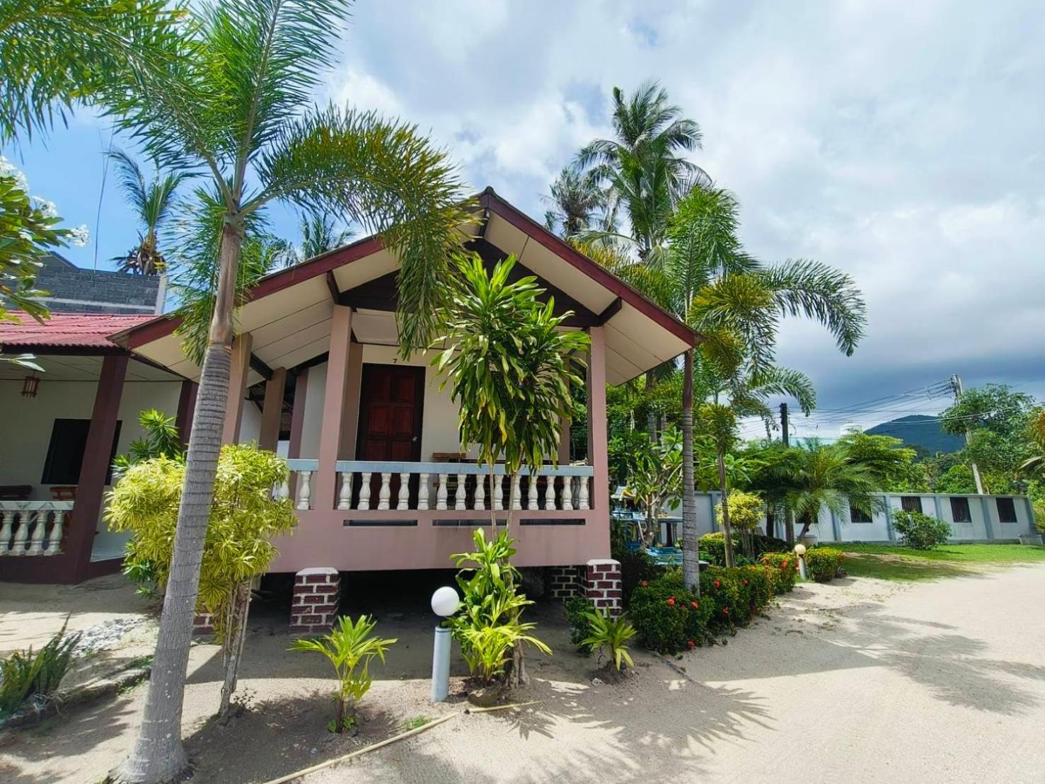 Phangan Lodge