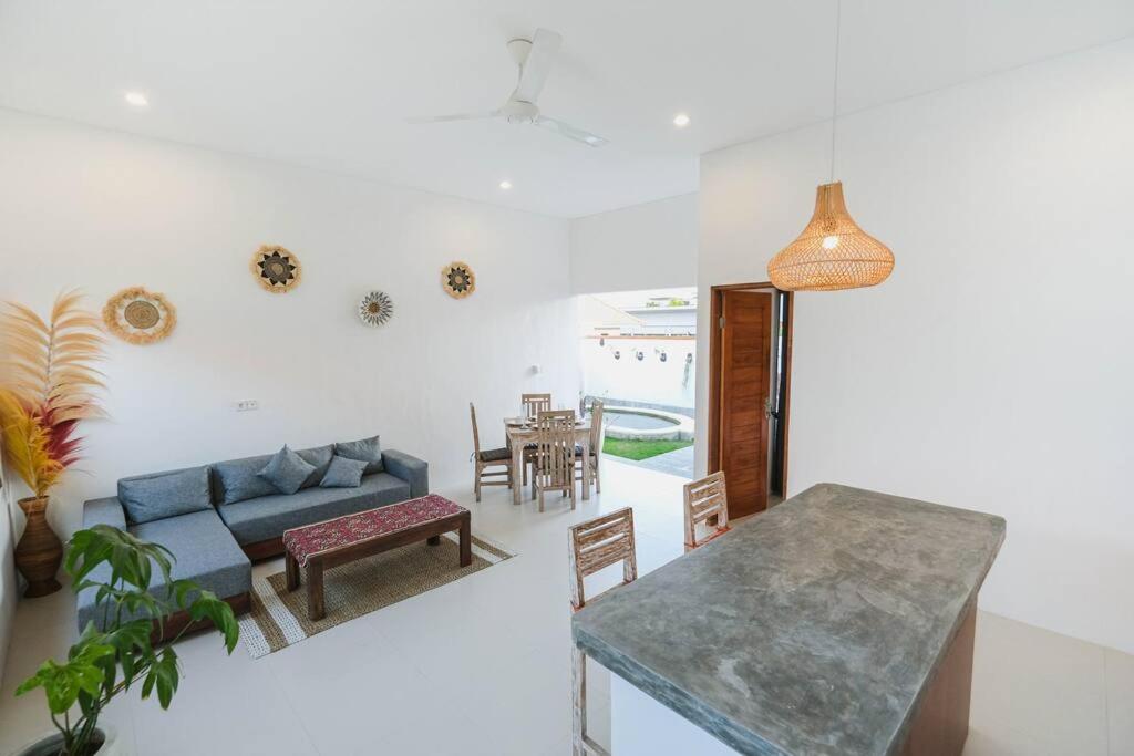 Sunny 2BR Villa with Pool Canggu view 4
