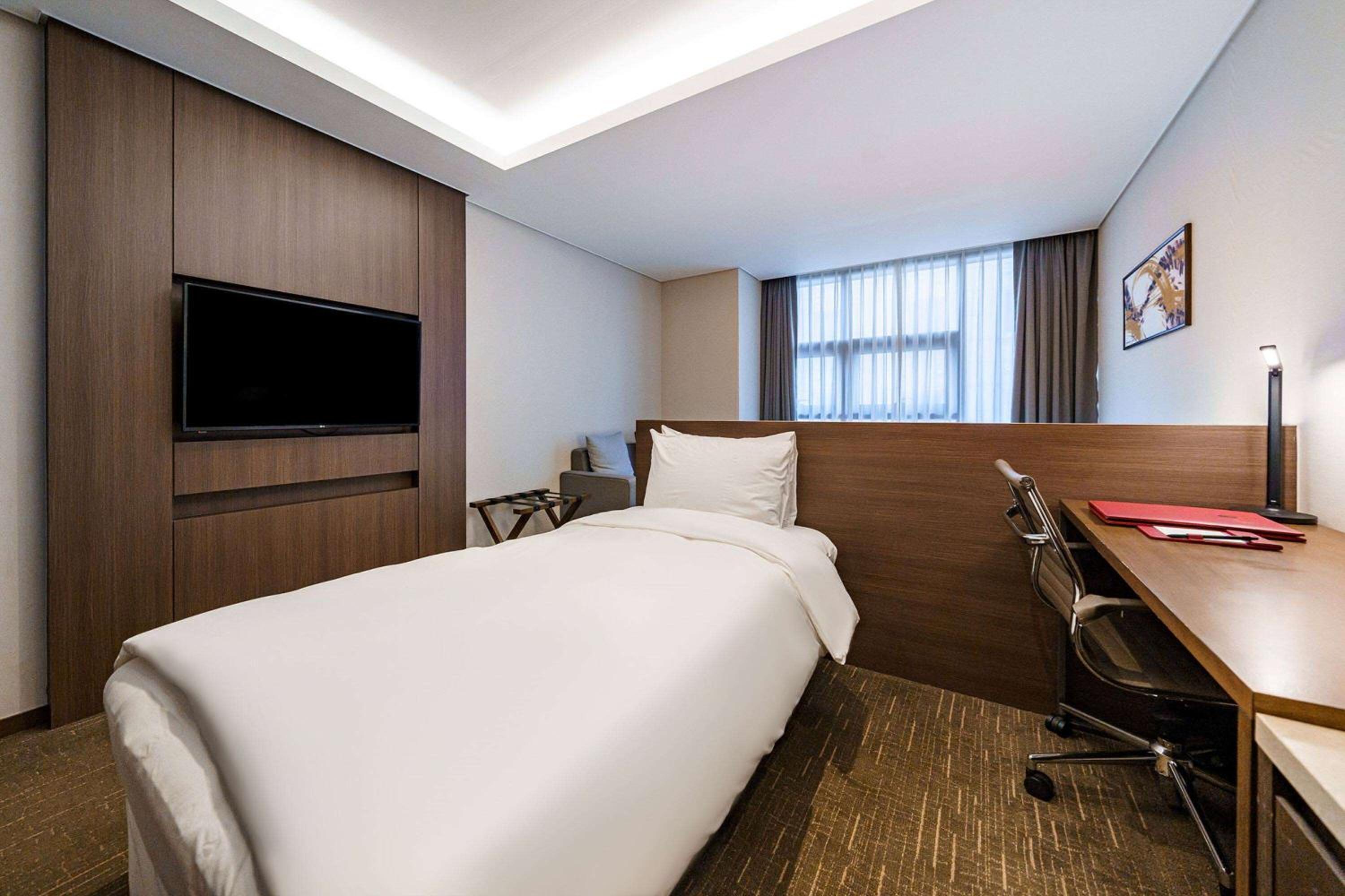 Ramada Encore by Wyndham Busan Station 57