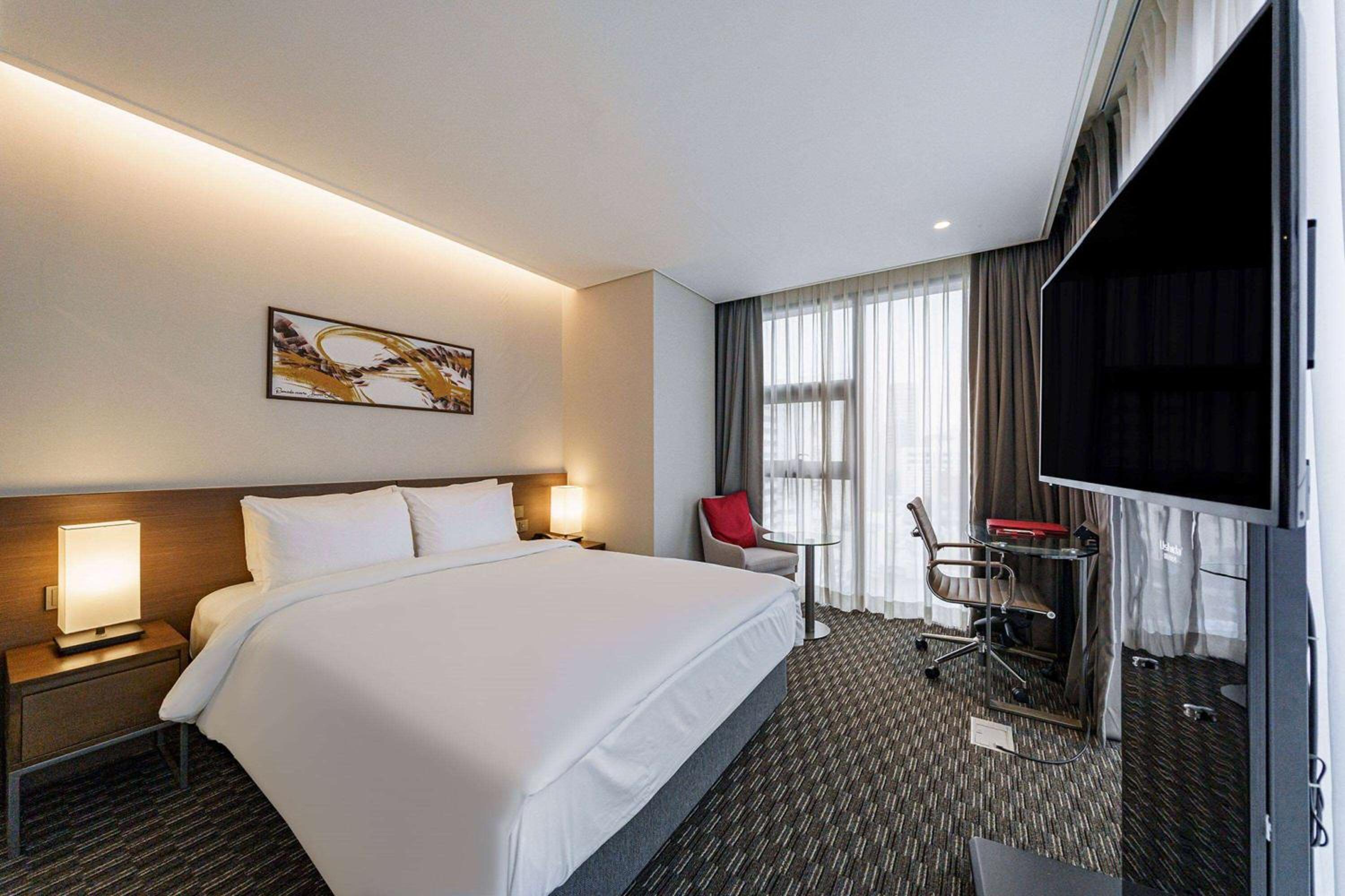 Ramada Encore by Wyndham Busan Station 56