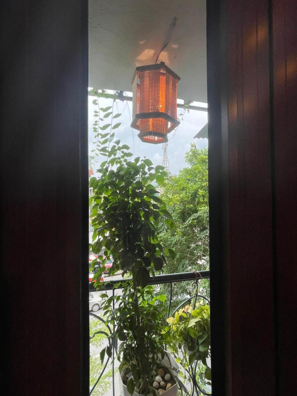 Amazing View, Natural View, 3' To Hoan Kiem Lake, Free Wifi, Netflix, 2 Beds, 1 Toilet-2 Showers