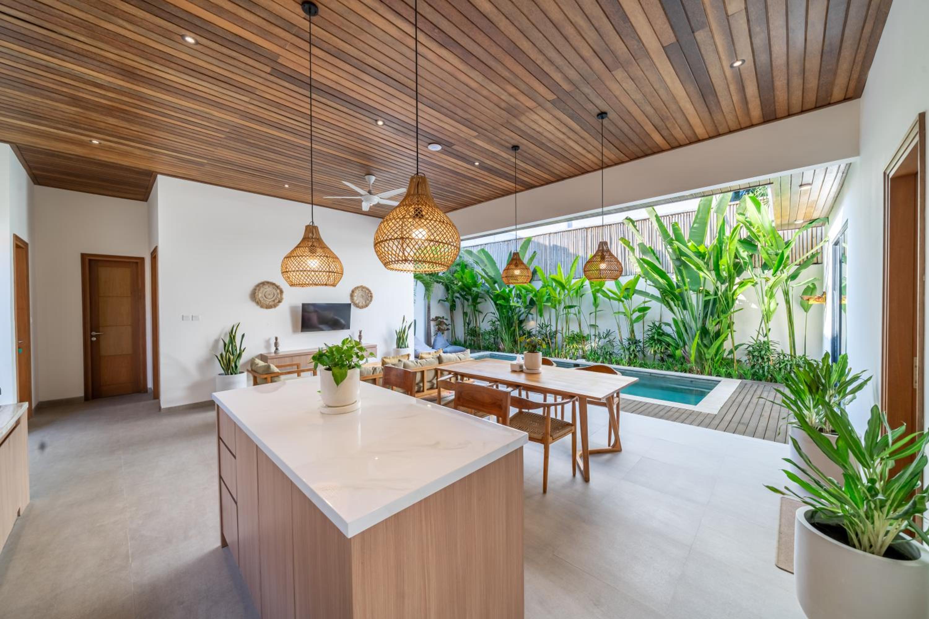 La Bumbak 1 Stylish 2-Bedroom Villa Escape in Umalas Oasis view 4