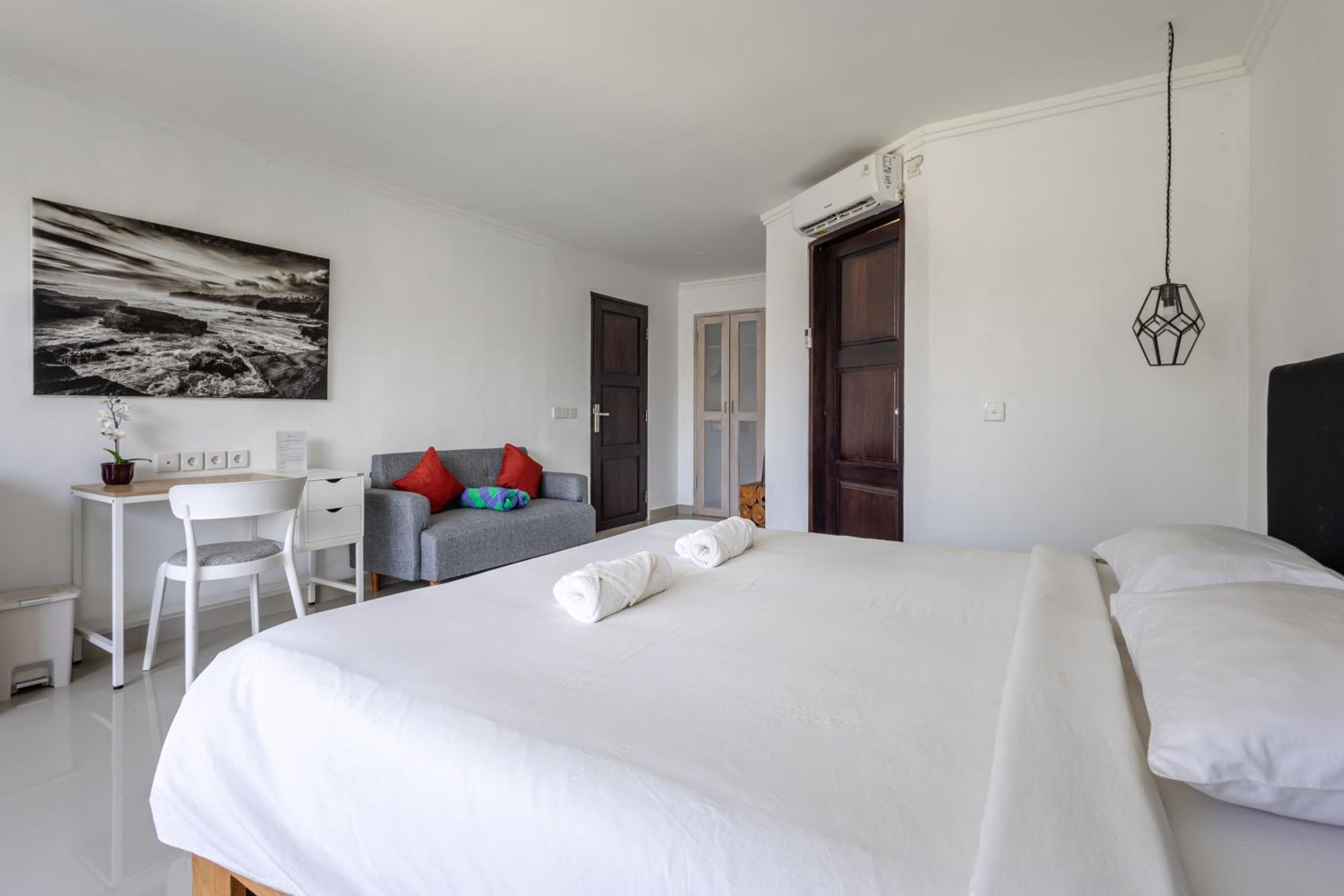 Deluxe Room with Pool View