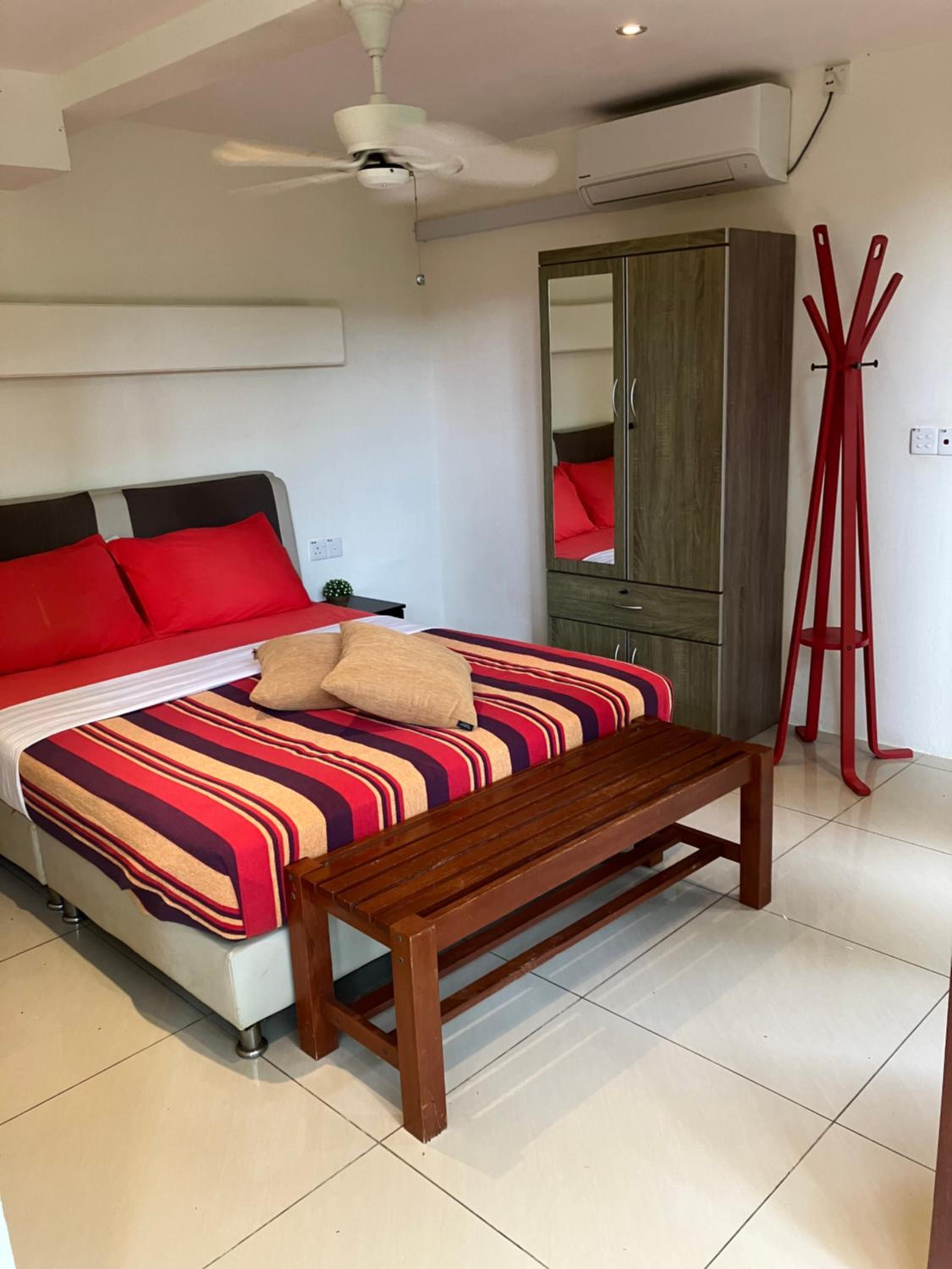 Sunset Hill Villas- Crystal Studio - Ruby Room photo 7