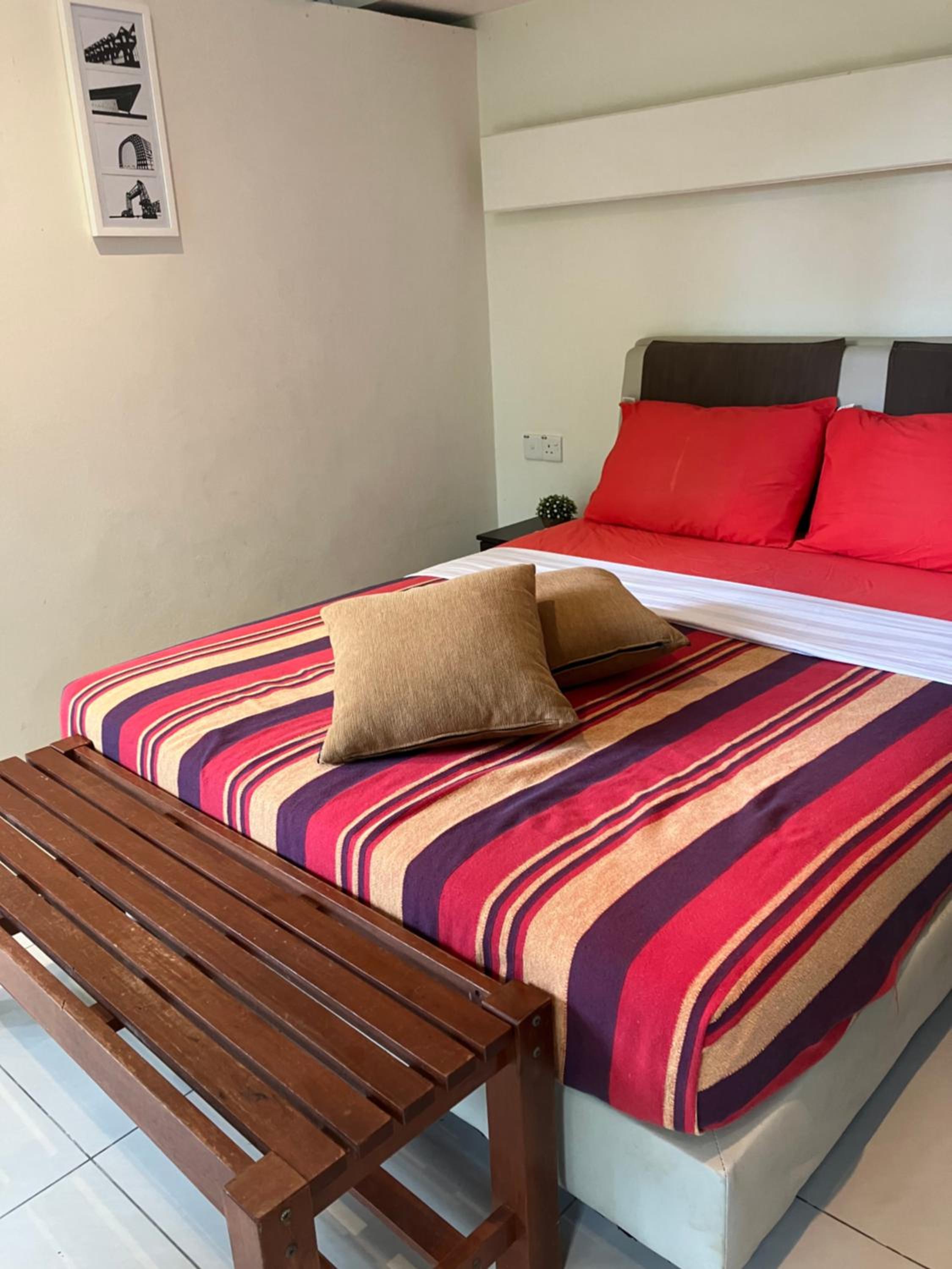 Sunset Hill Villas- Crystal Studio - Ruby Room photo 8