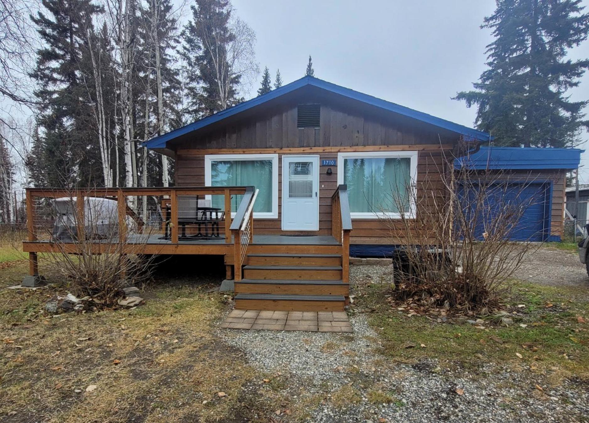 Hotel Alaskan Pipeline Place - Image 1