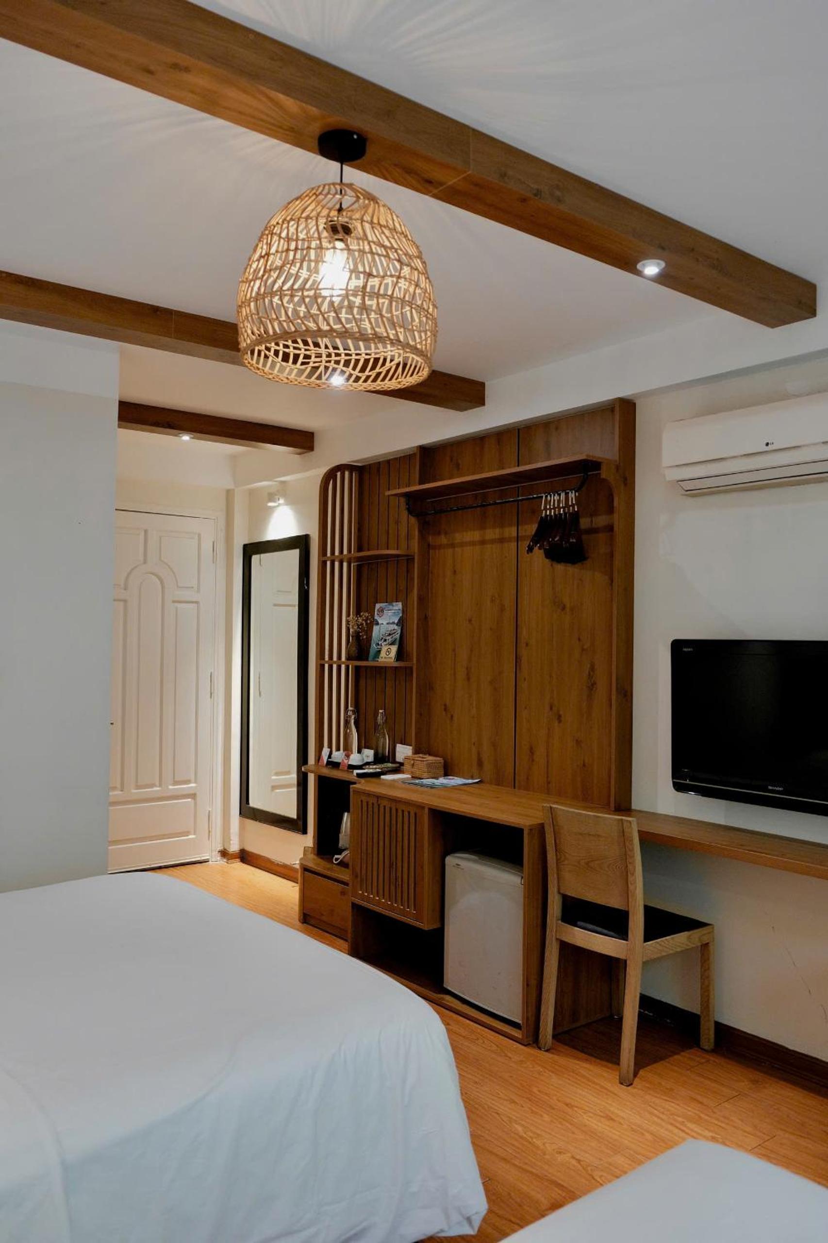 Cheers Hostel Hanoi