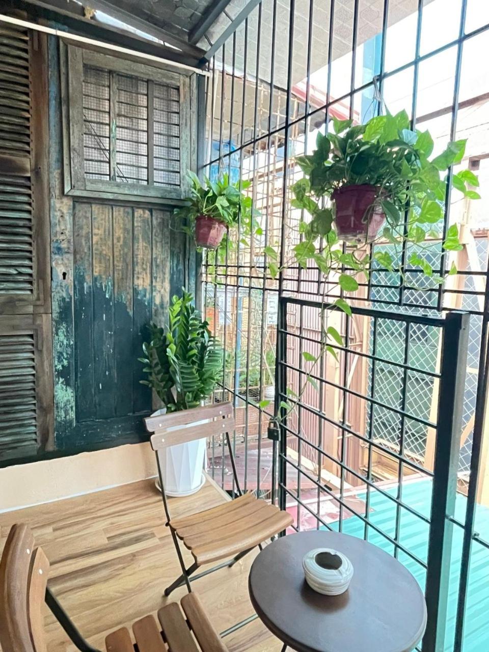 Quiet Private Apartment, 5' to Hoan Kiem Lake, 2 Balconies, 1 Bedroom, Free WIFI - NETFLIX, Zeit Home 506