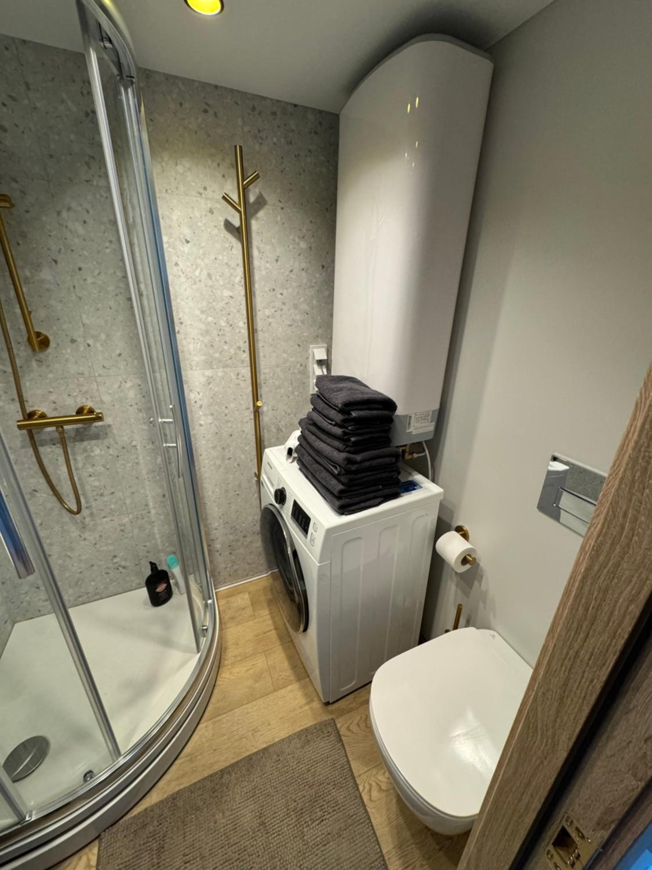 Stylish & Cozy Old Town Den - near Choral Synagogue view 5
