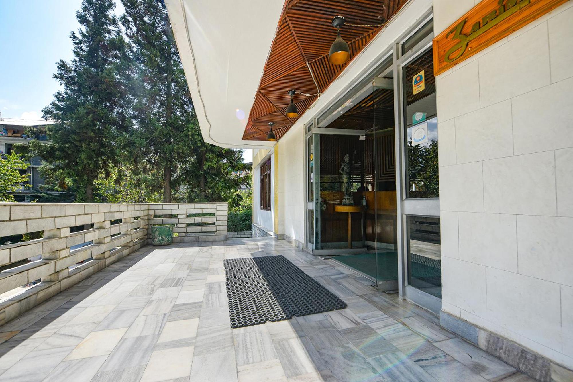 FabHotel Zarim