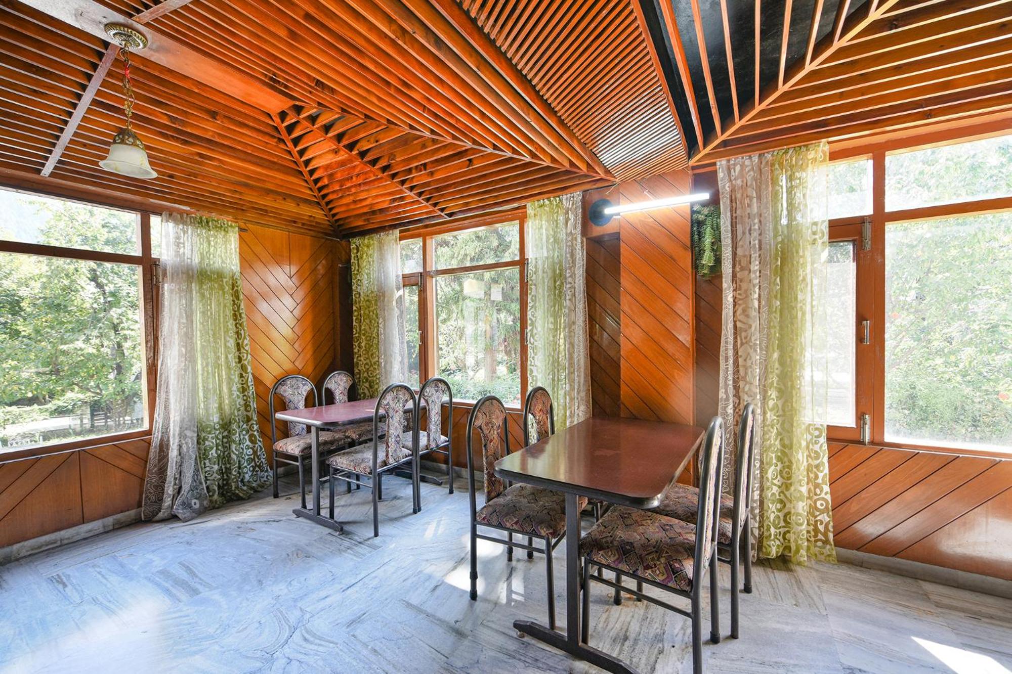 FabHotel Zarim