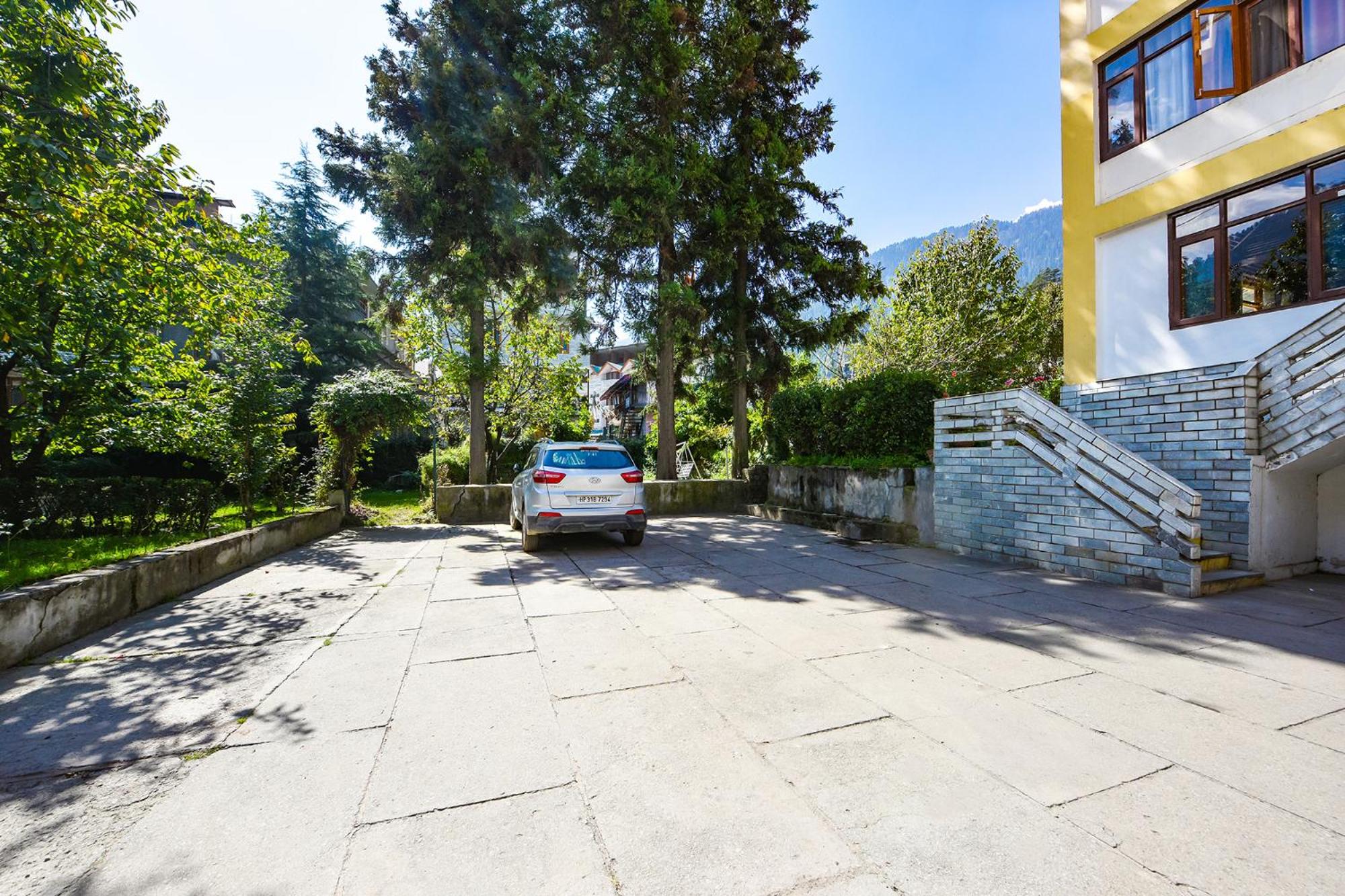 FabHotel Zarim