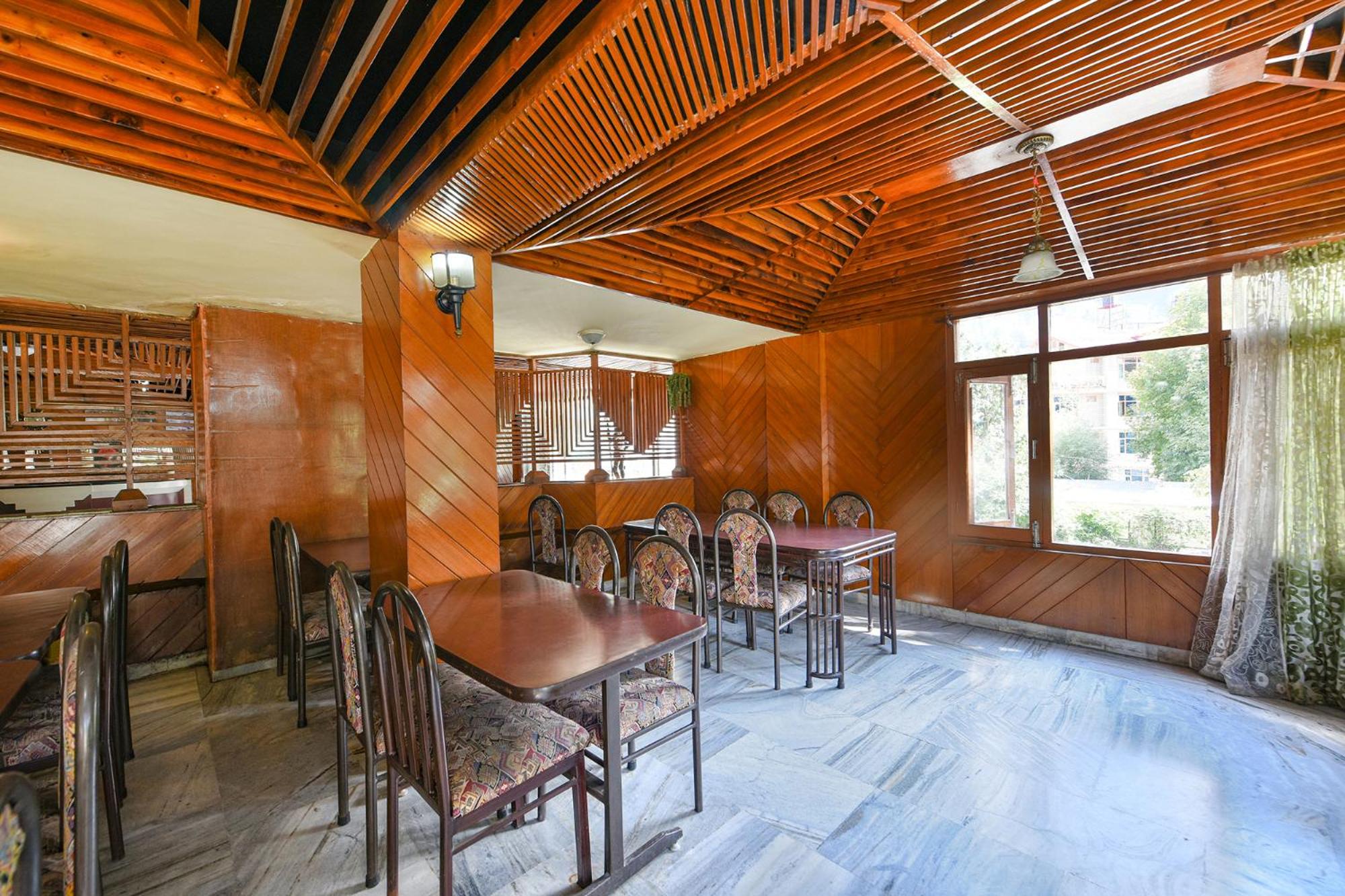 FabHotel Zarim