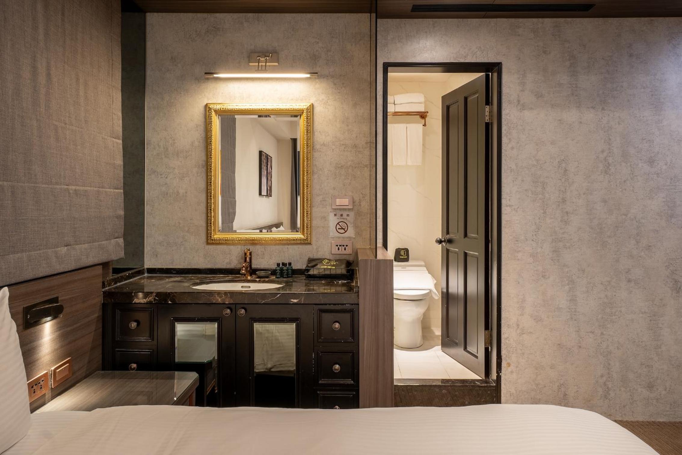 Dream Mansion Hotel
