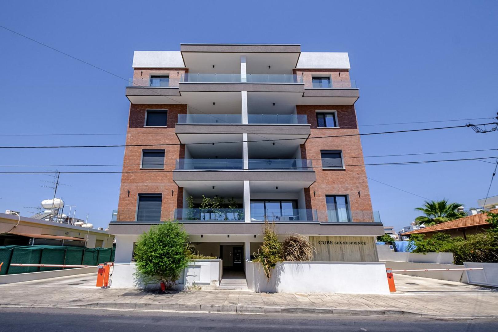 Sea-cube Residence I Apartments