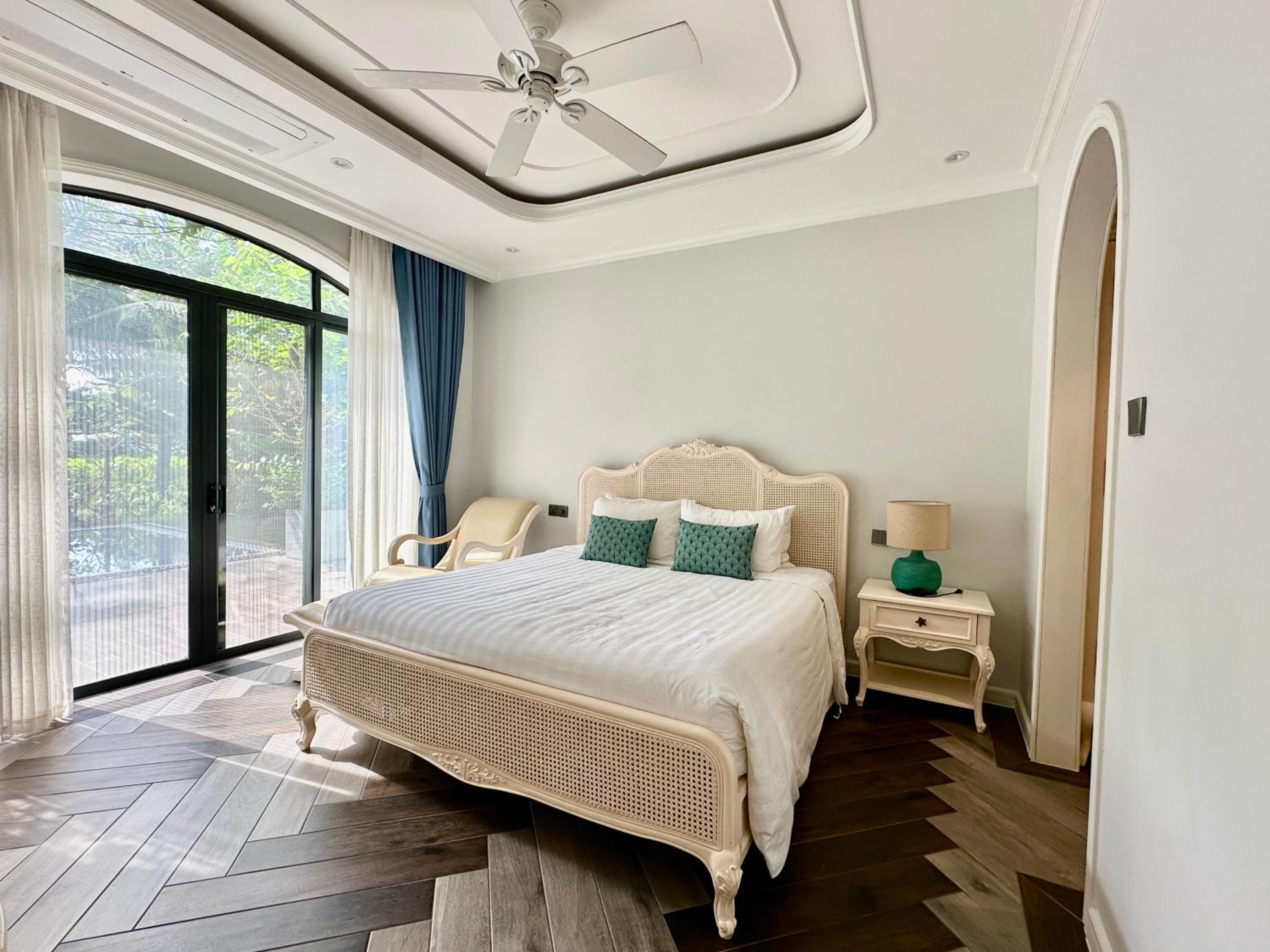 Bellevue west Phu Quoc 4BR beachfront Villa with private swimming pool
