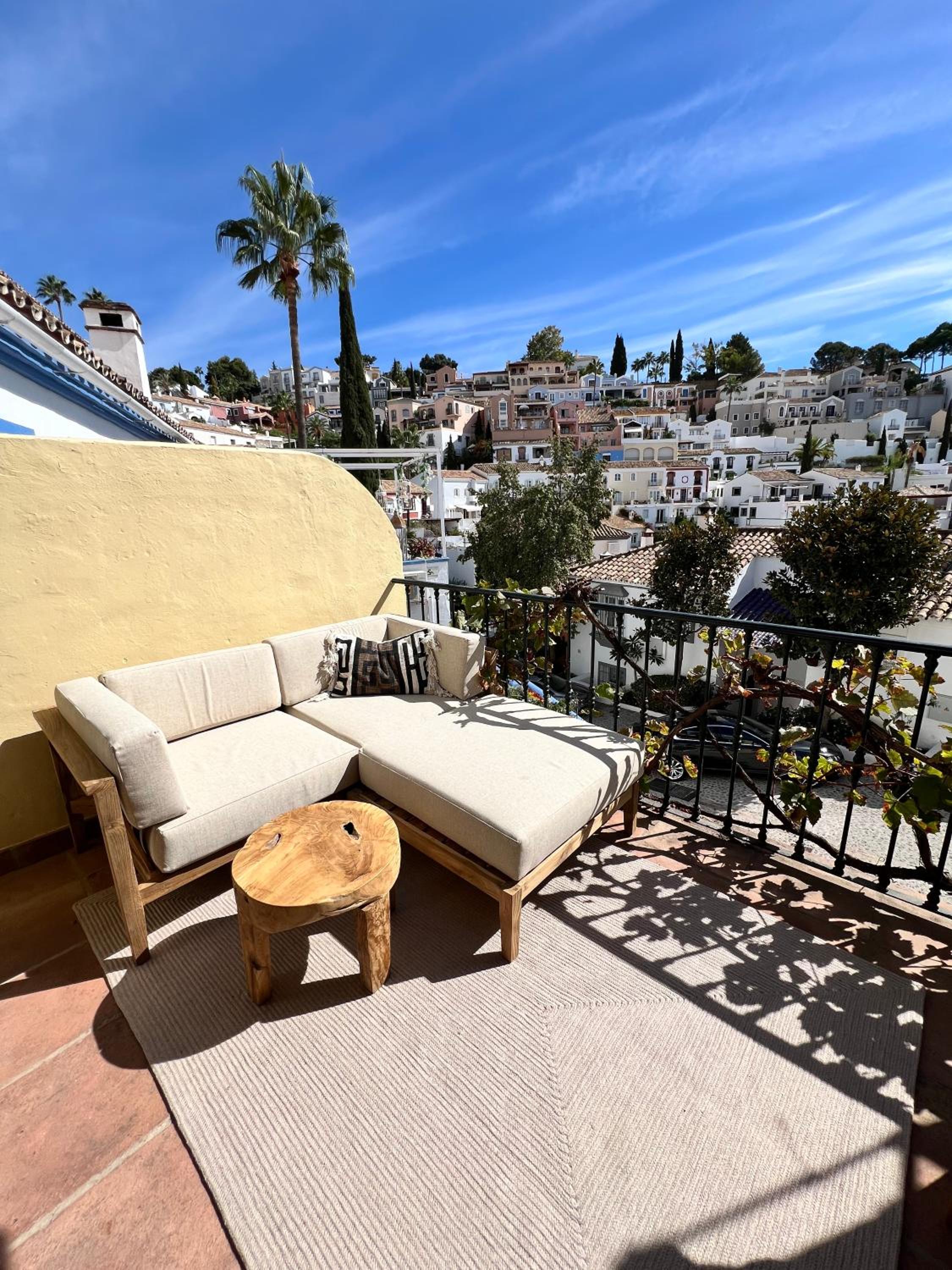 Casa de Oro Luxurious Townhouse