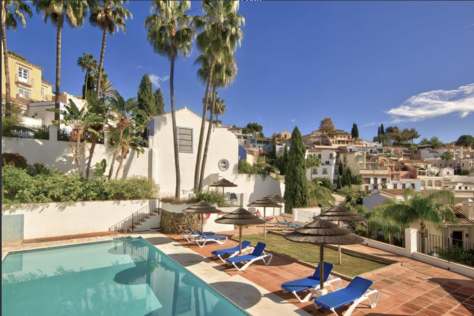 Casa de Oro Luxurious Townhouse