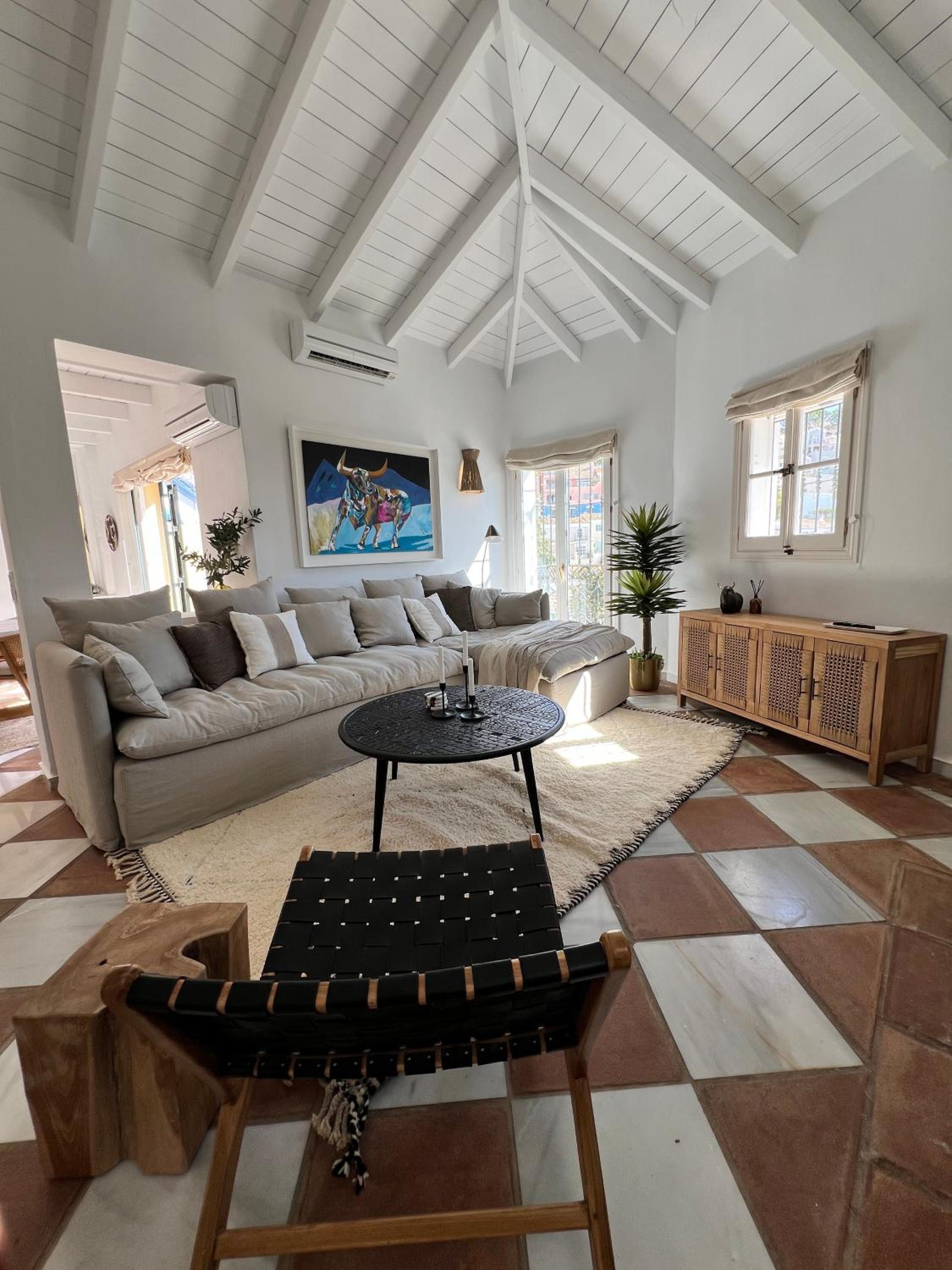 Casa de Oro Luxurious Townhouse