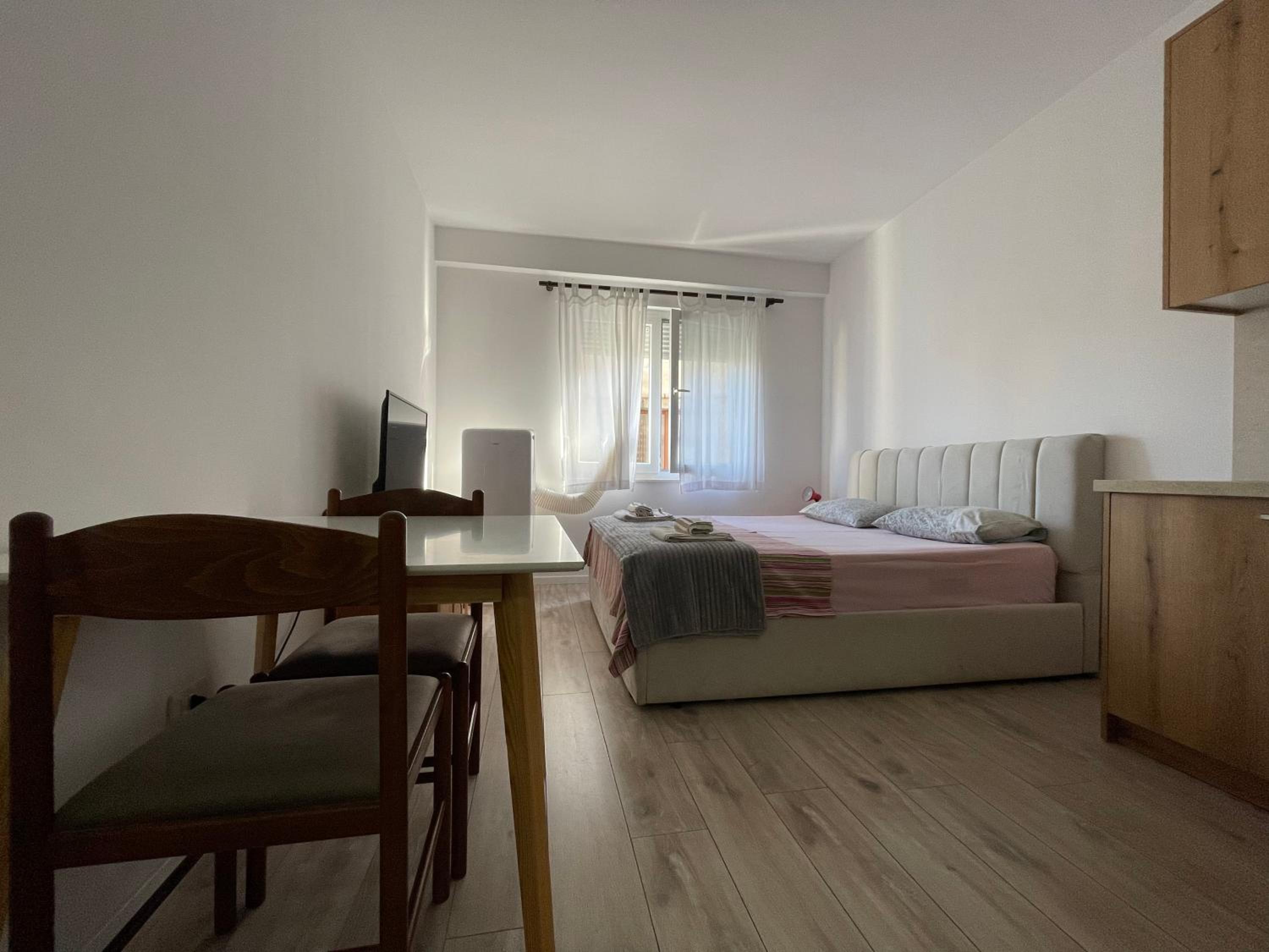 BonBon Quiet Central Studio - ENJOY TRAVEL