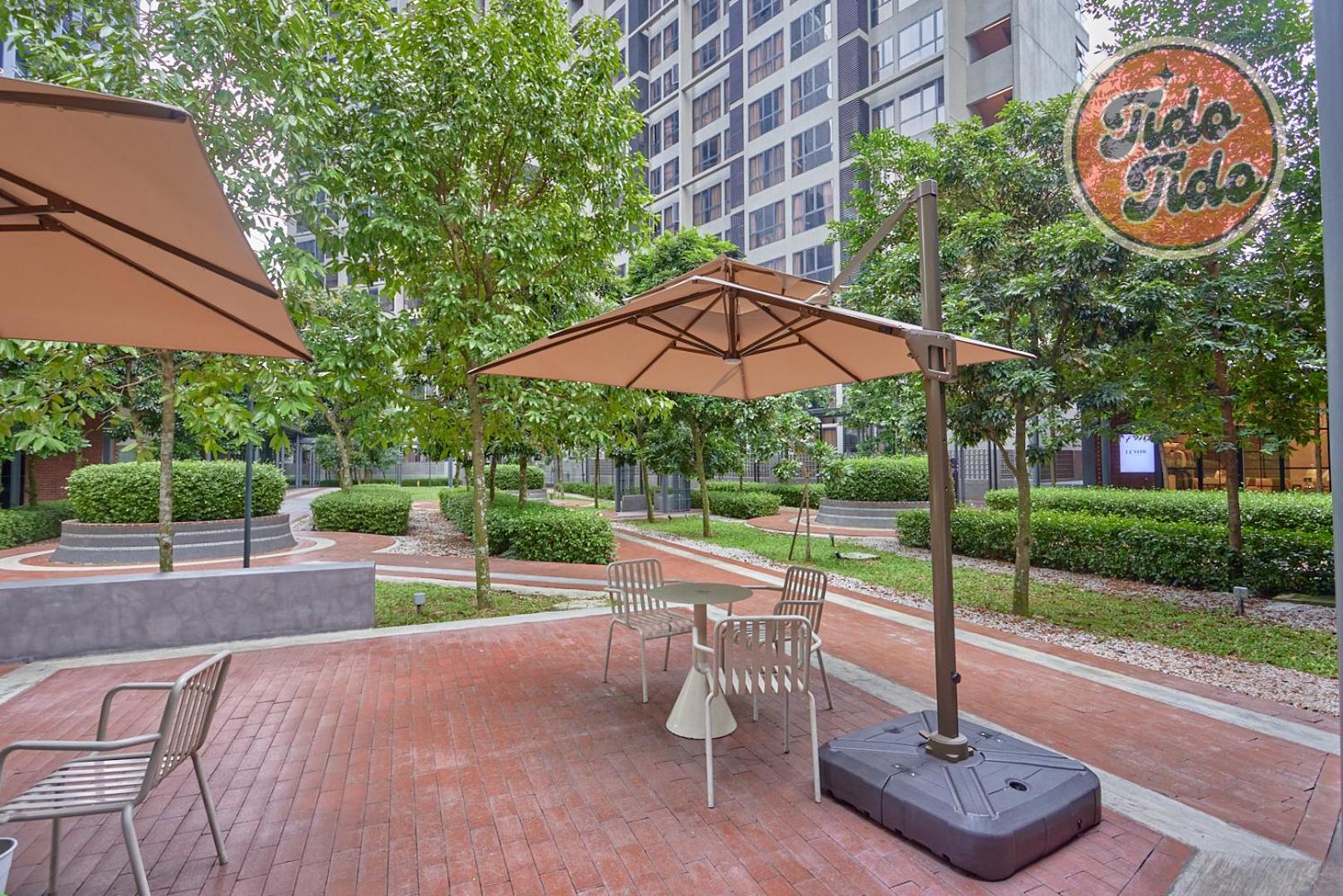 Miller Square by Bole-Bole