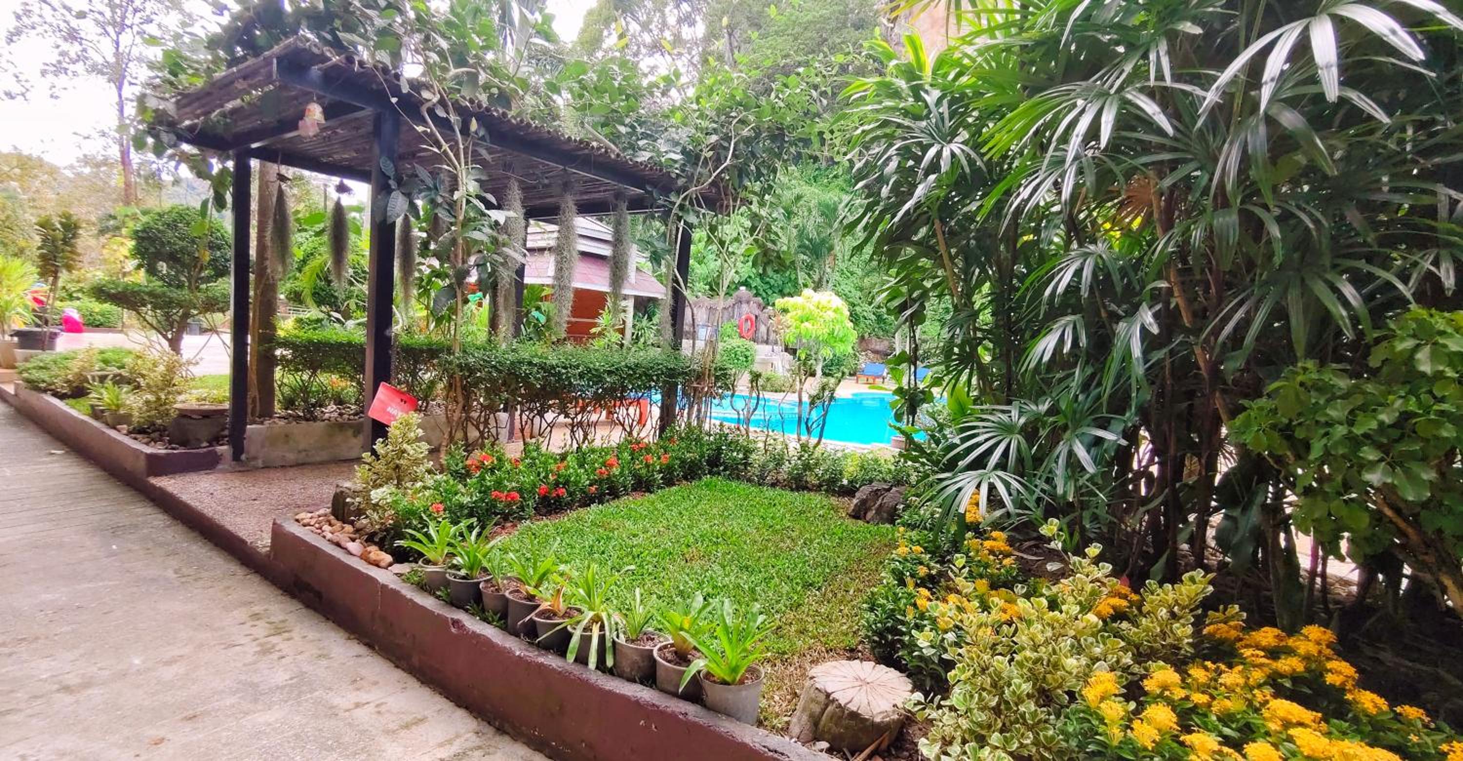 Diamond Cave Resort