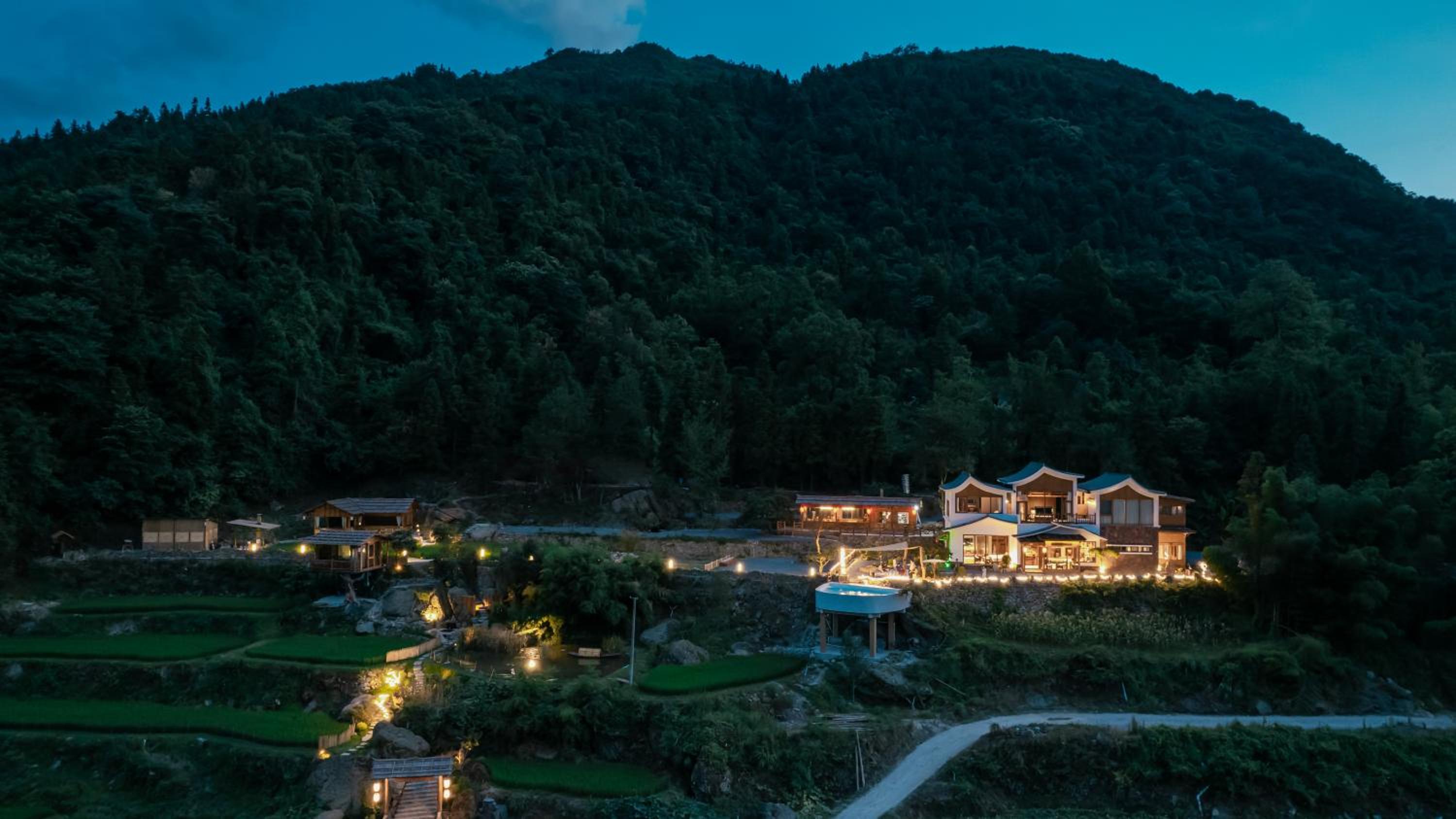 Celestial Valley-Eastern Aesthetic Wonderland