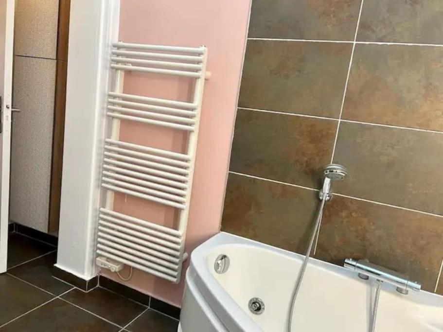 Chic 4 personnes Hypercentre 5 Minutes Avenue De Champagne