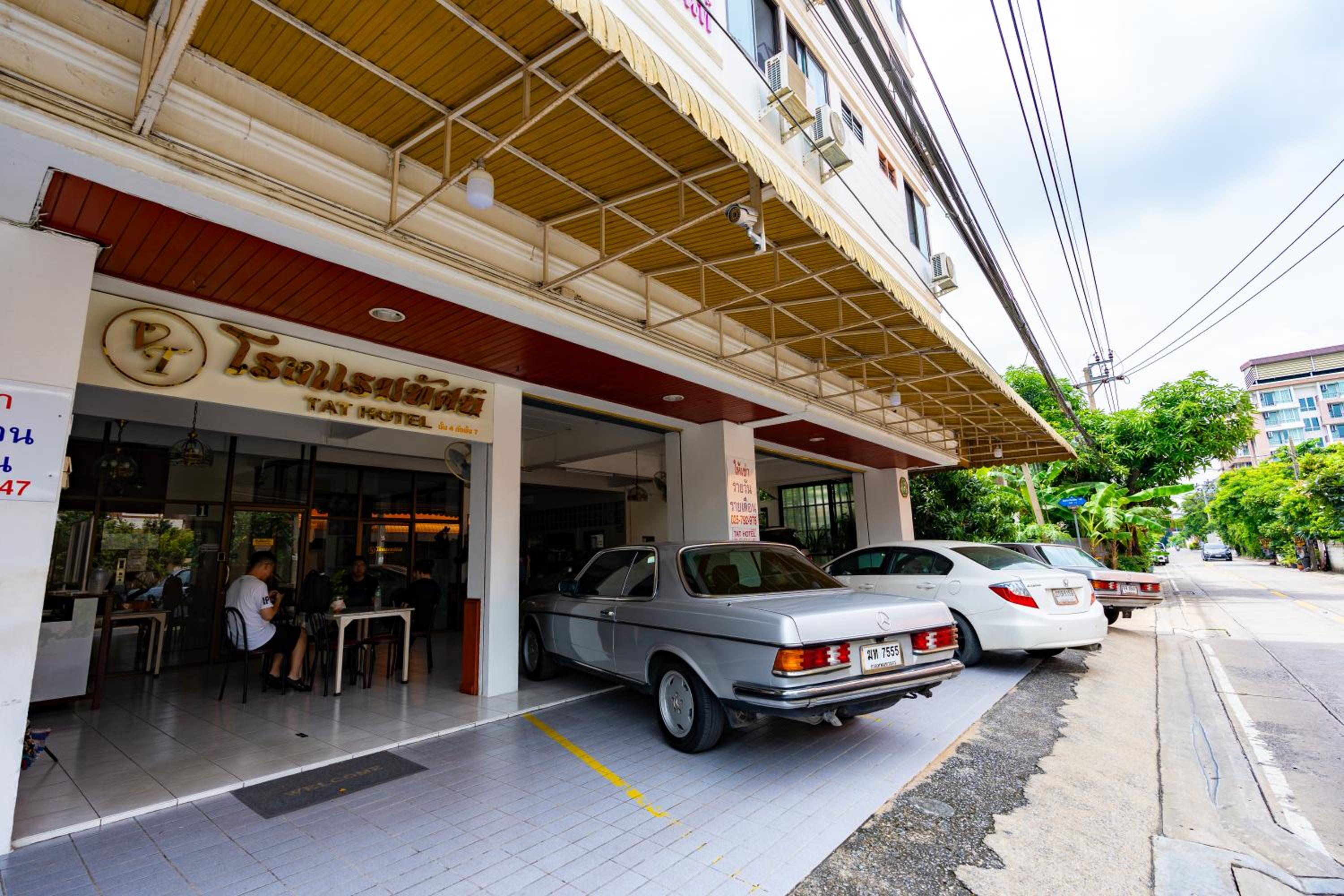 Tat Hotel